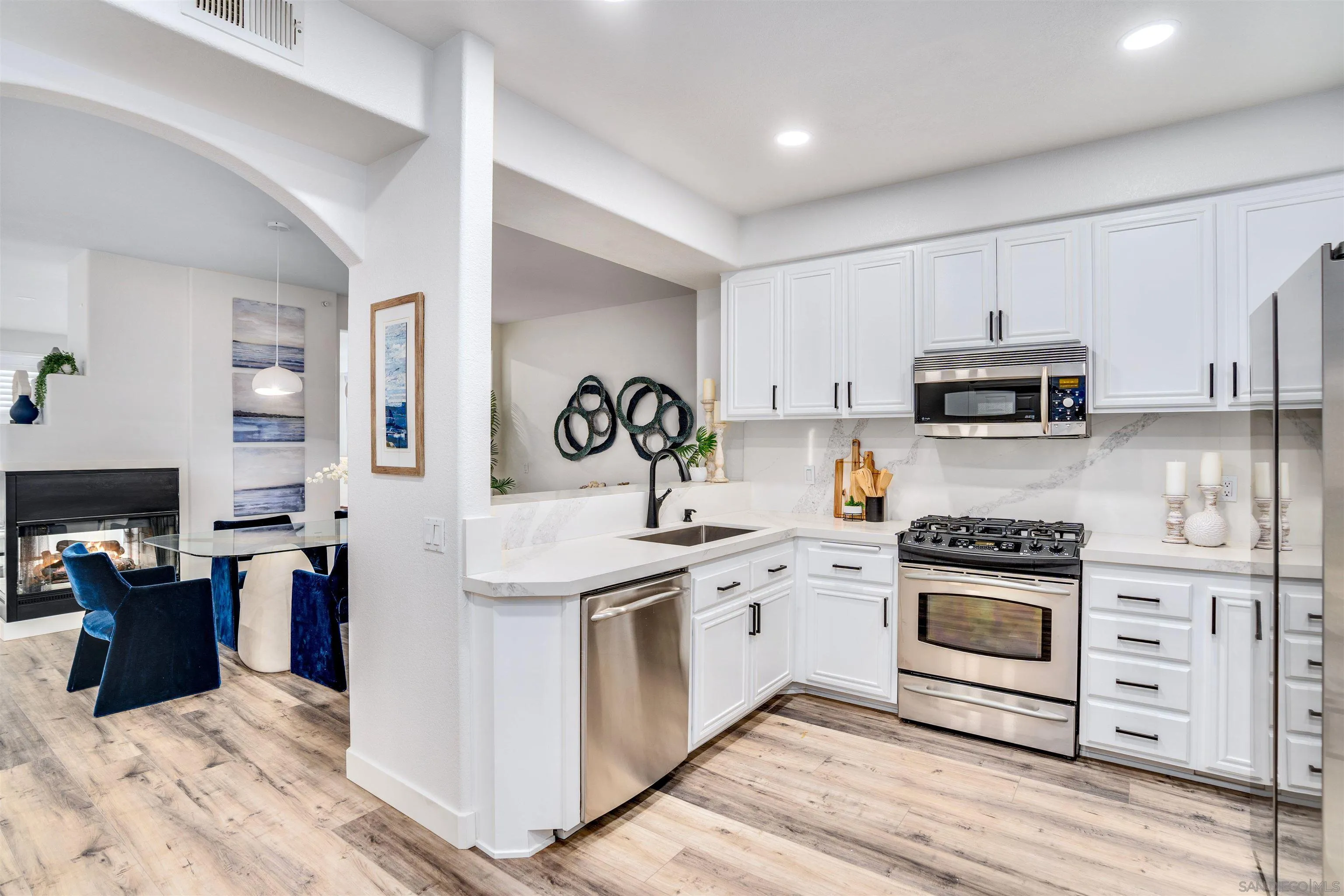 Photo #4: 250021808 Listing 