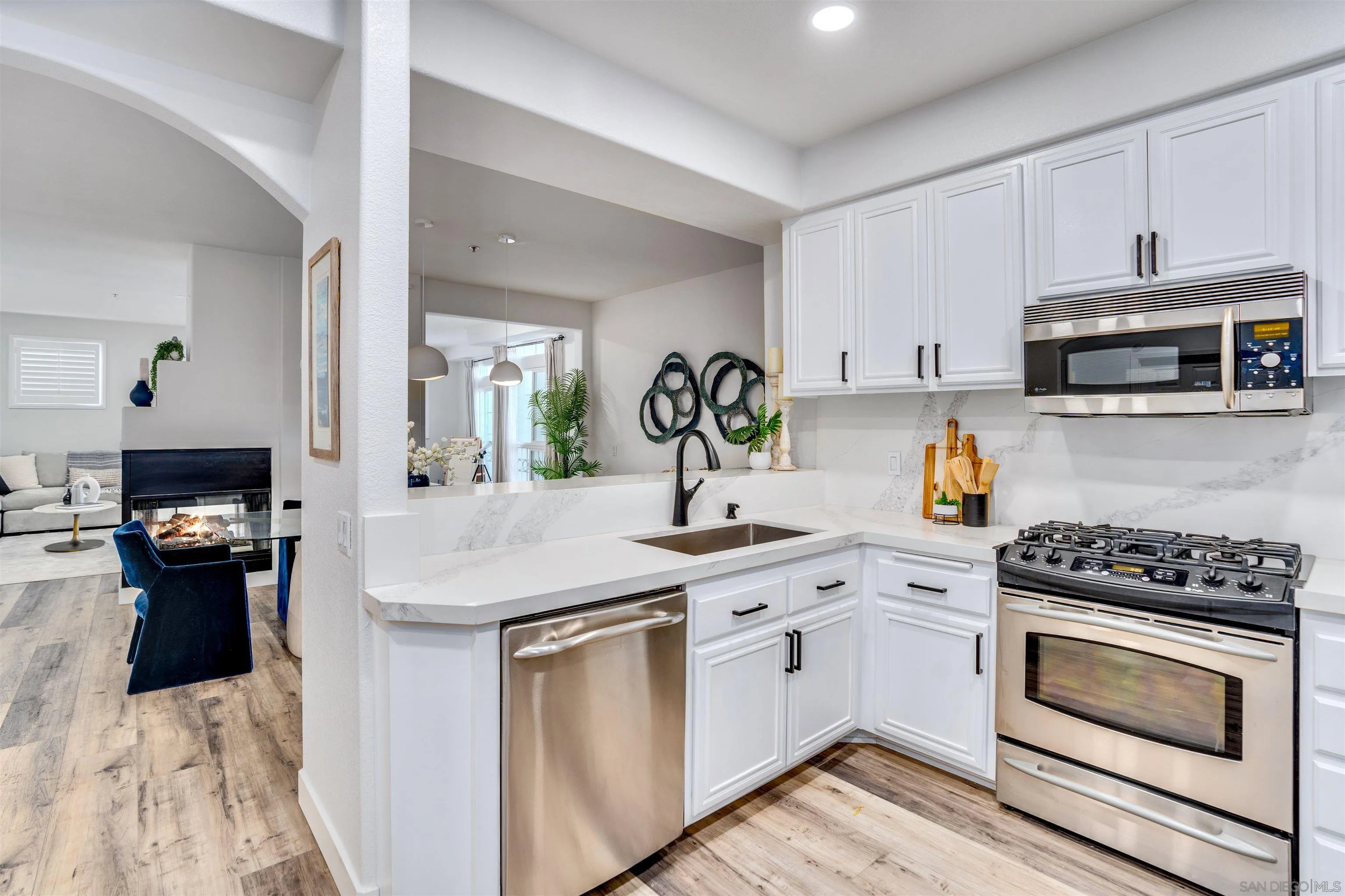 Photo #6: 250021808 Listing 