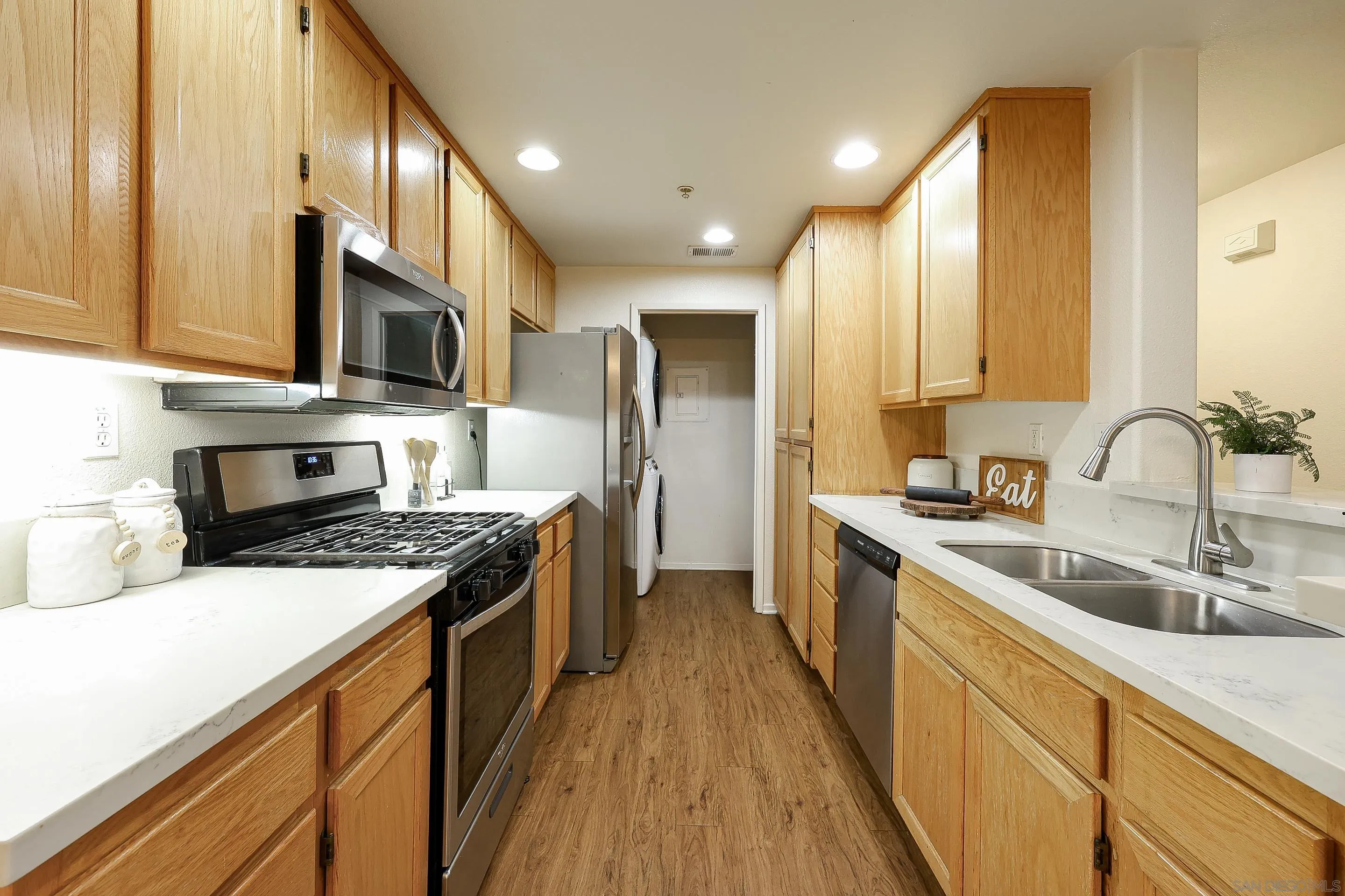 Photo #6: 250021809 Listing 