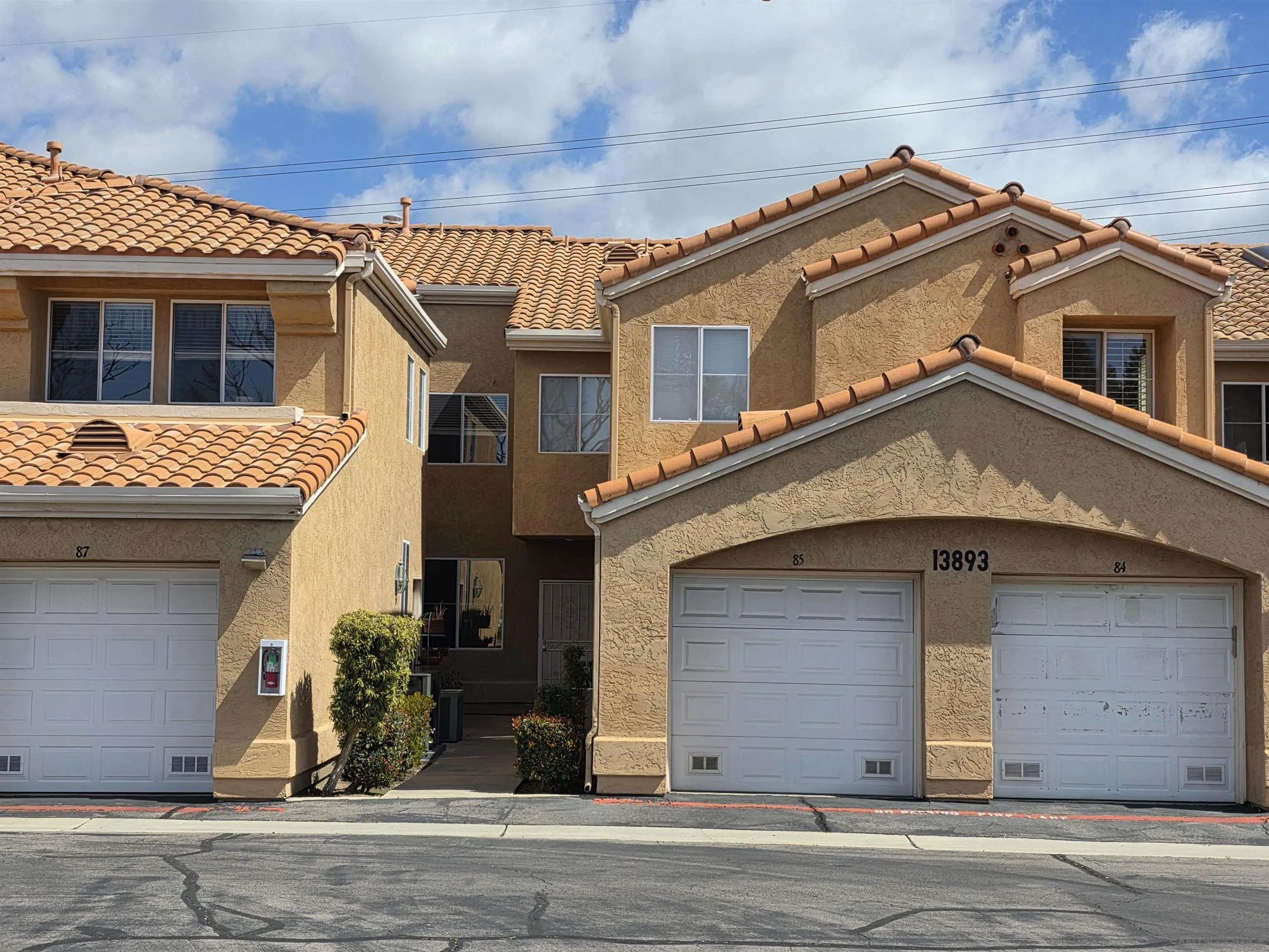 Photo #2: 250021837 Listing 