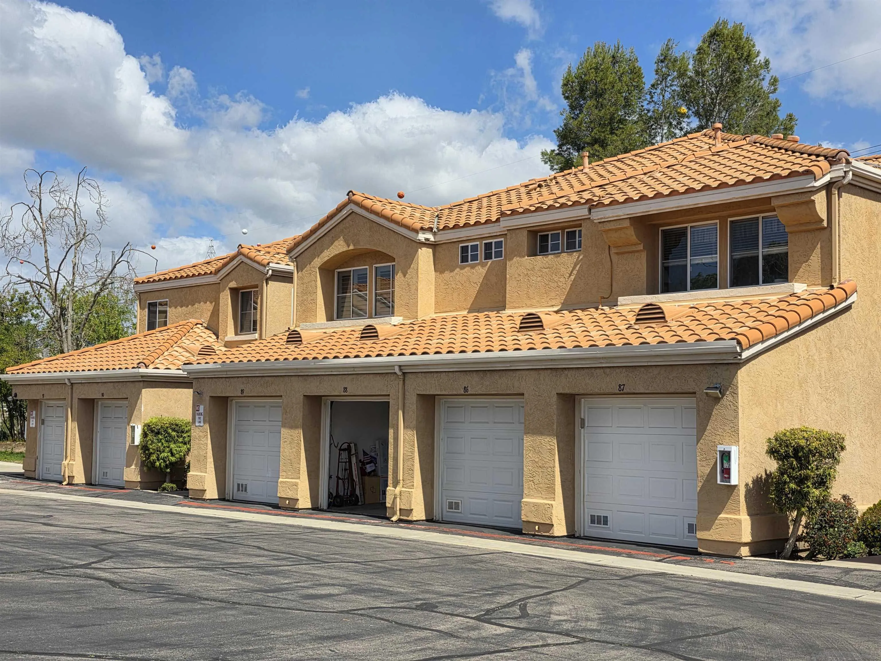 Photo #3: 250021837 Listing 