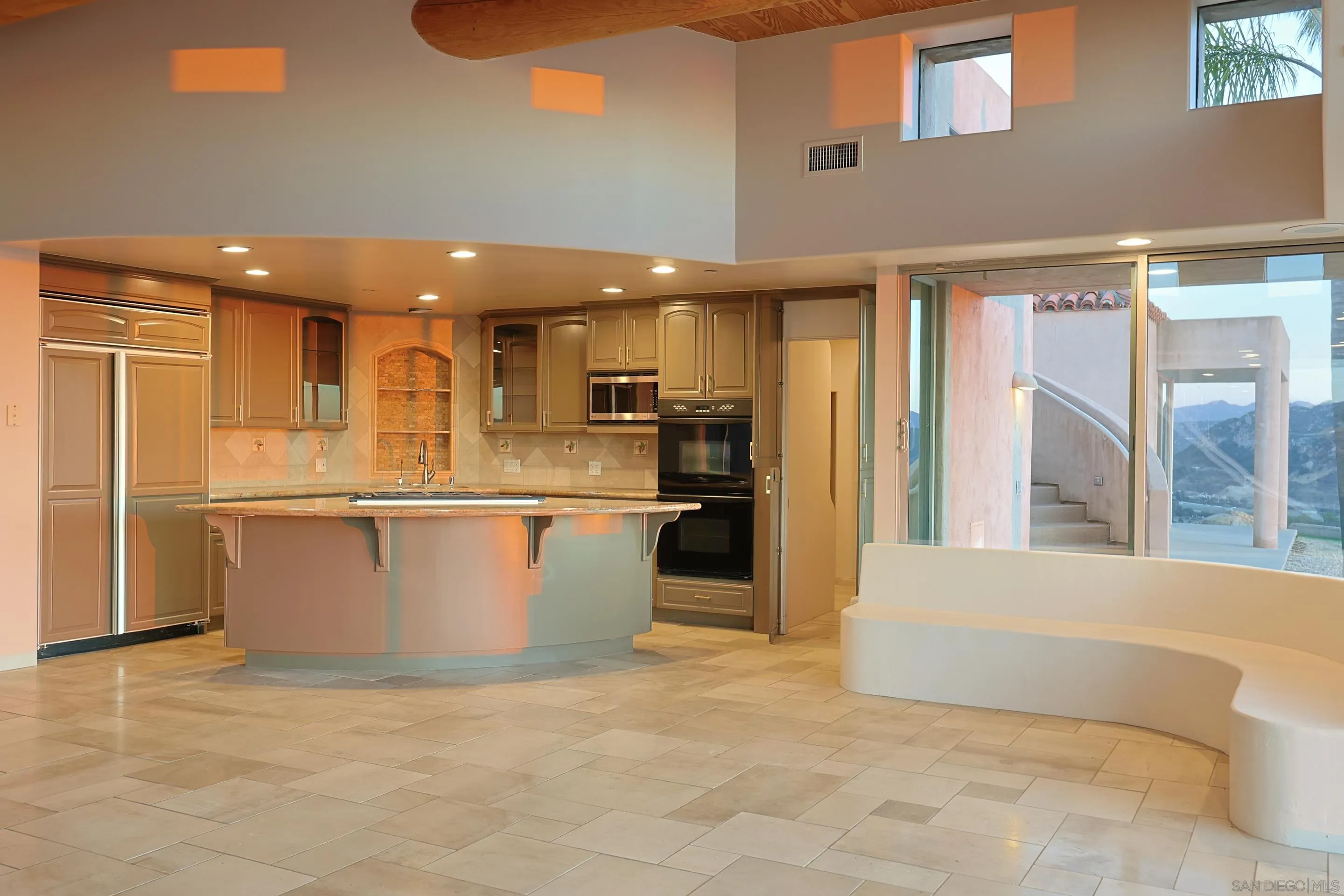 https://cdn.realtyfeed.com/cdn/127/250021848/1dc30e932d1a2e3315479876ef9145d5.webp
