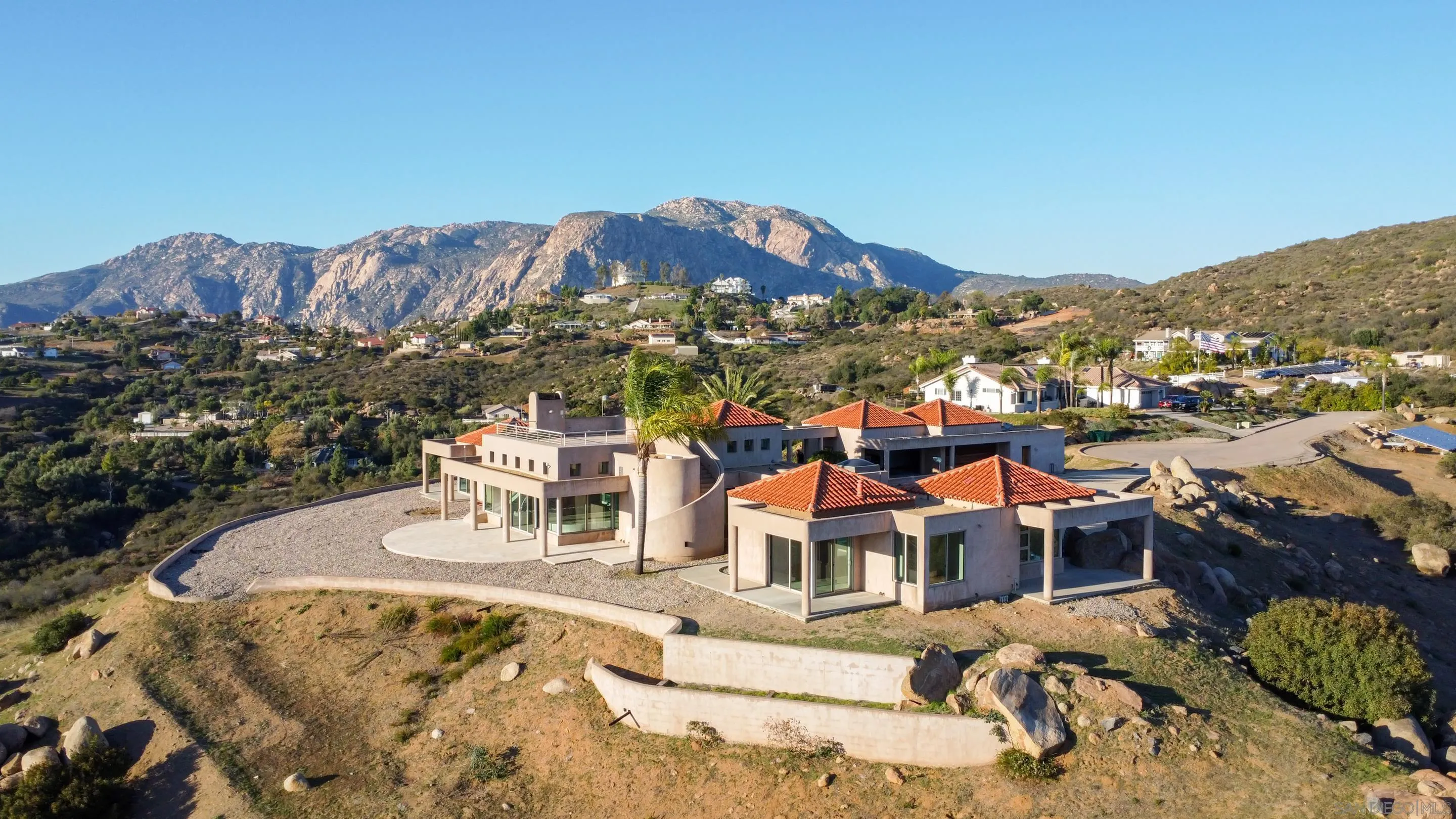 https://cdn.realtyfeed.com/cdn/127/250021848/42d7ecd5850aca66c54d2383a51571ed.webp