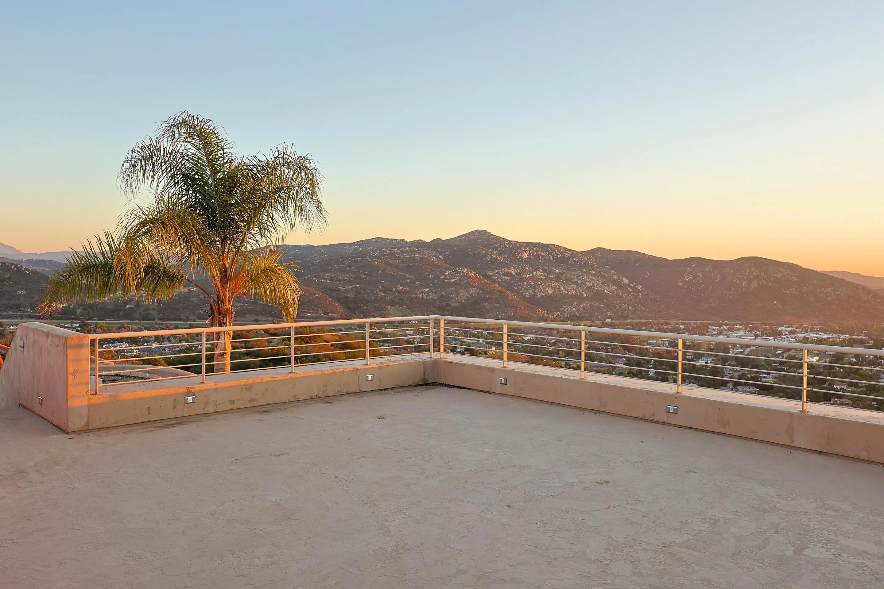 https://cdn.realtyfeed.com/cdn/127/250021848/7cd243d315aee905e9d120aa4b1b8d1e.webp