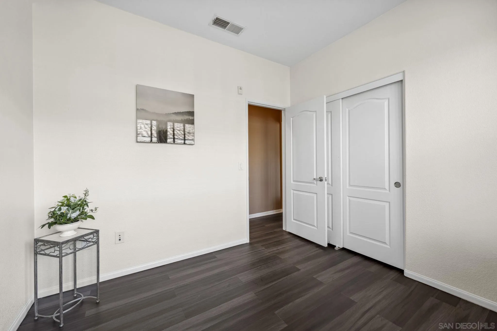 https://cdn.realtyfeed.com/cdn/127/250021869/0cae7725164a1d226b8fbcdd8683fd83.webp