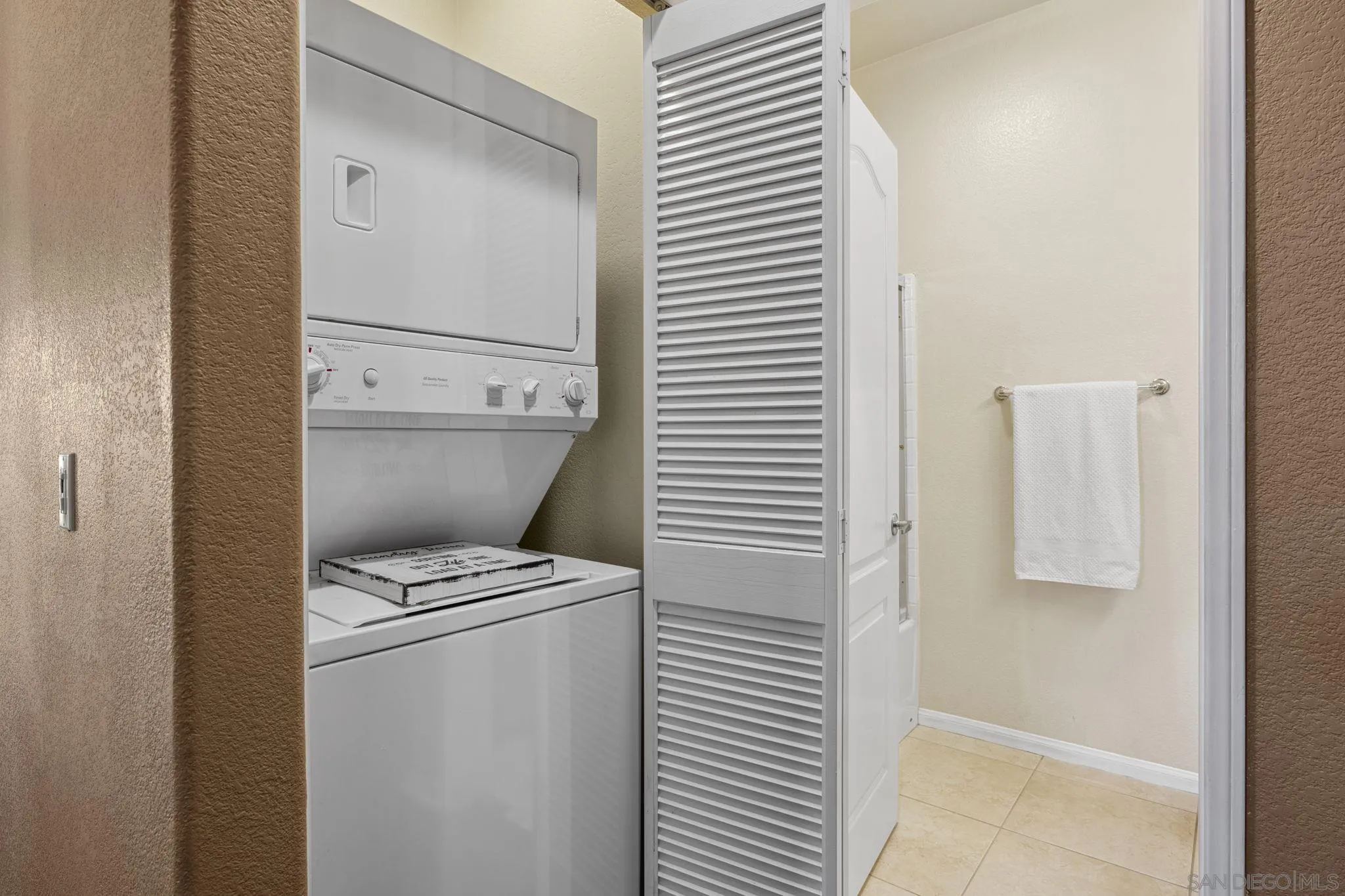 https://cdn.realtyfeed.com/cdn/127/250021869/23f62db14128347a4a8813072adaa925.webp