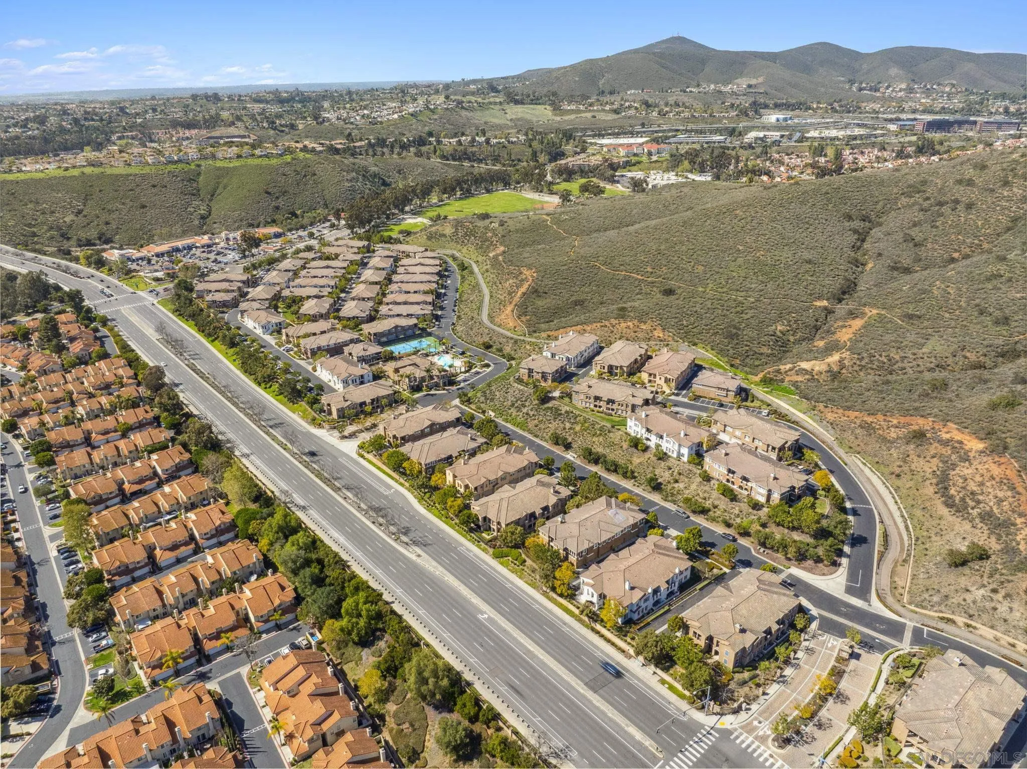 https://cdn.realtyfeed.com/cdn/127/250021869/958eca85180003de62751c404a7189b6.webp