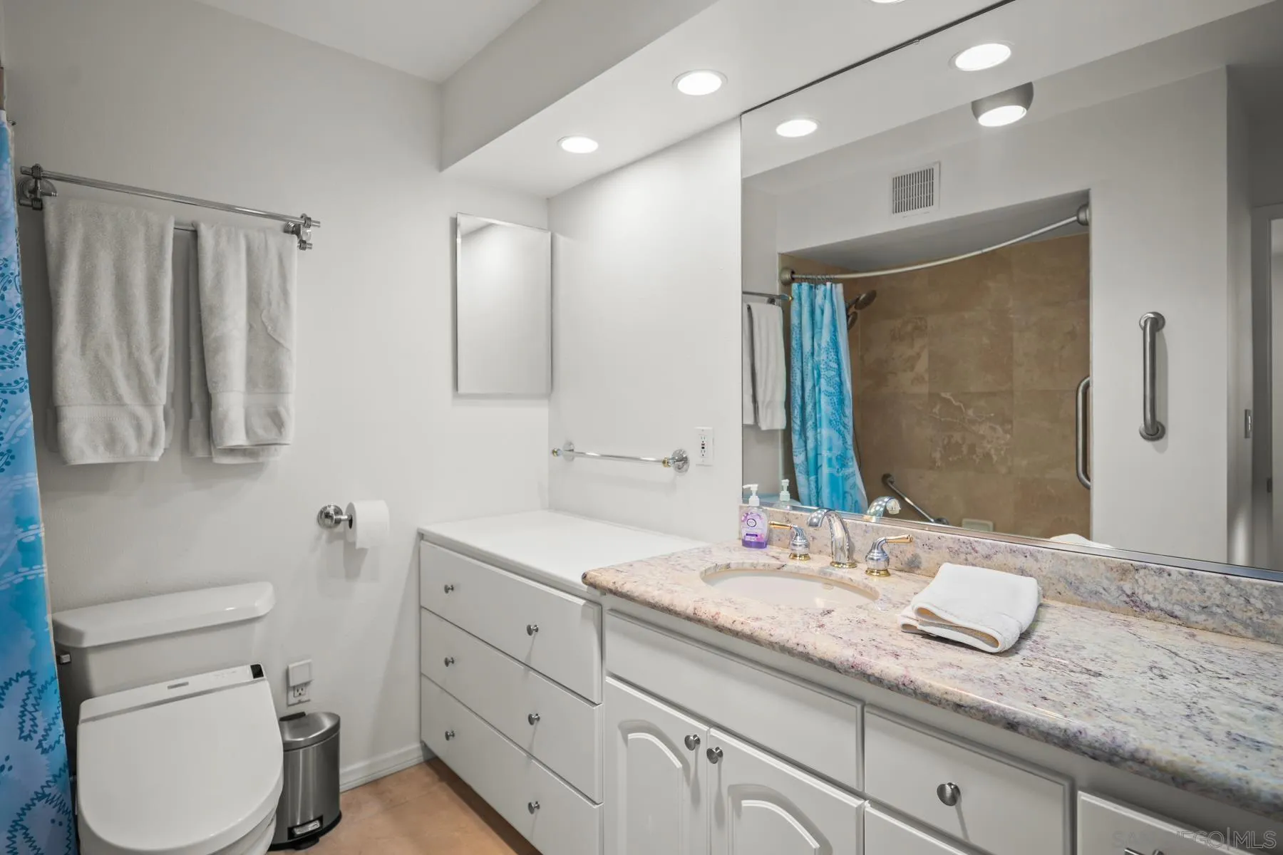 https://cdn.realtyfeed.com/cdn/127/250021883/184470e0b432d97ef1d00dafffccd303.webp