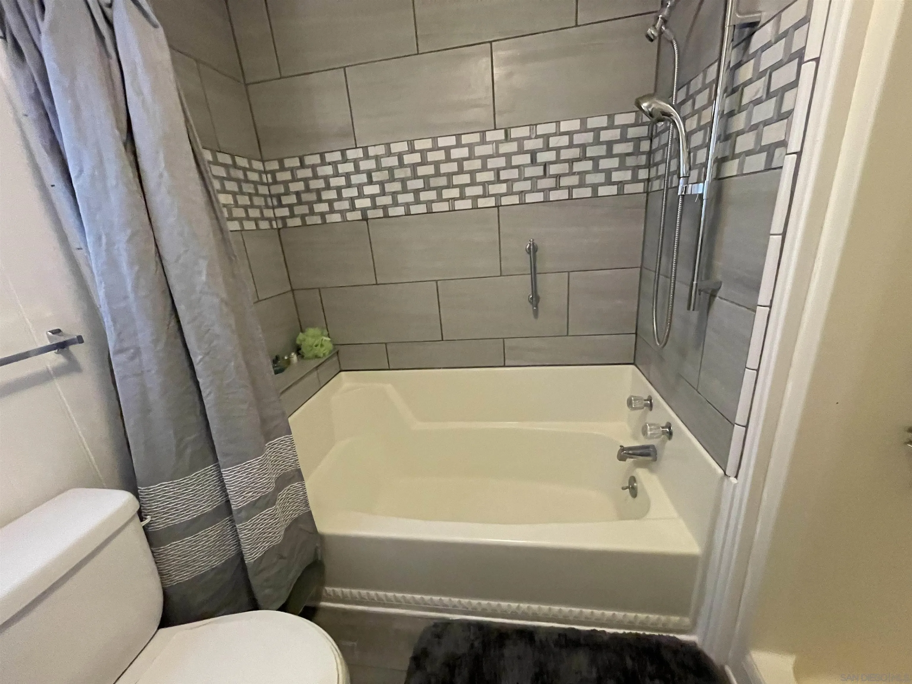 https://cdn.realtyfeed.com/cdn/127/250021885/25630fa890db4d55991706eaa5a8c88a.webp