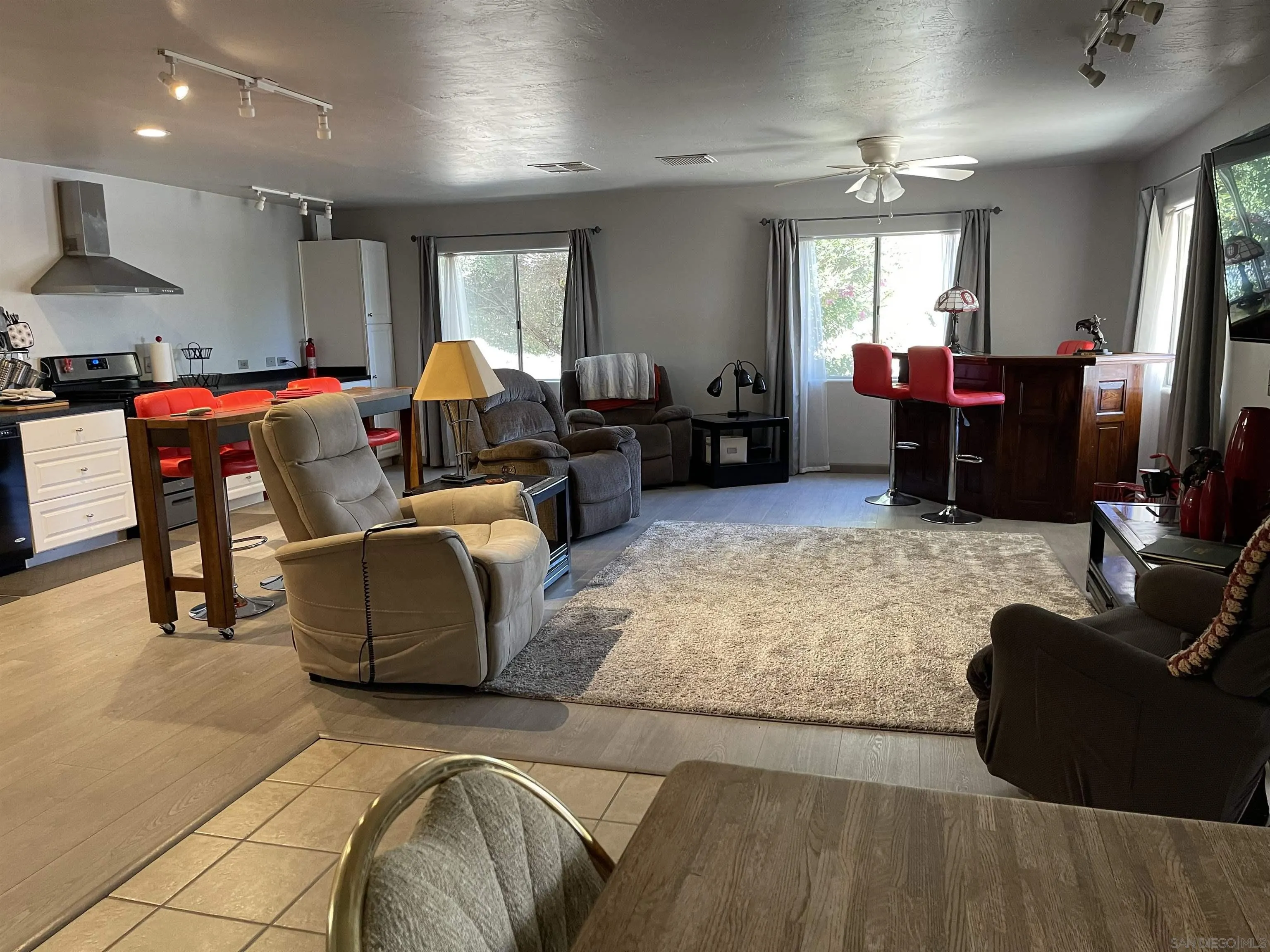 https://cdn.realtyfeed.com/cdn/127/250021885/3425651b6ee2e9c41f0719c6813b47ba.webp