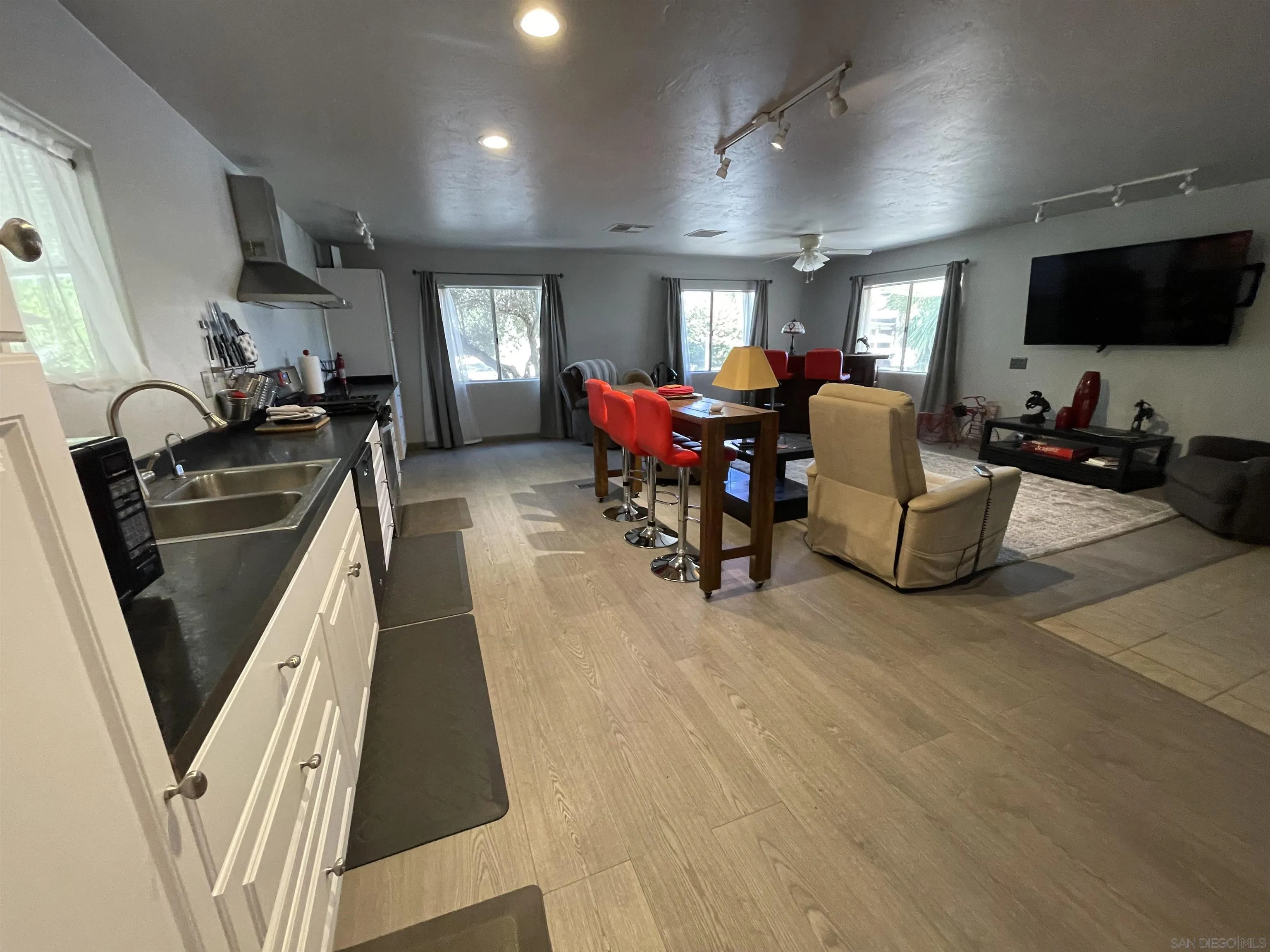 https://cdn.realtyfeed.com/cdn/127/250021885/cfb0188e8792cf04ffa1aaa088c59f5a.webp