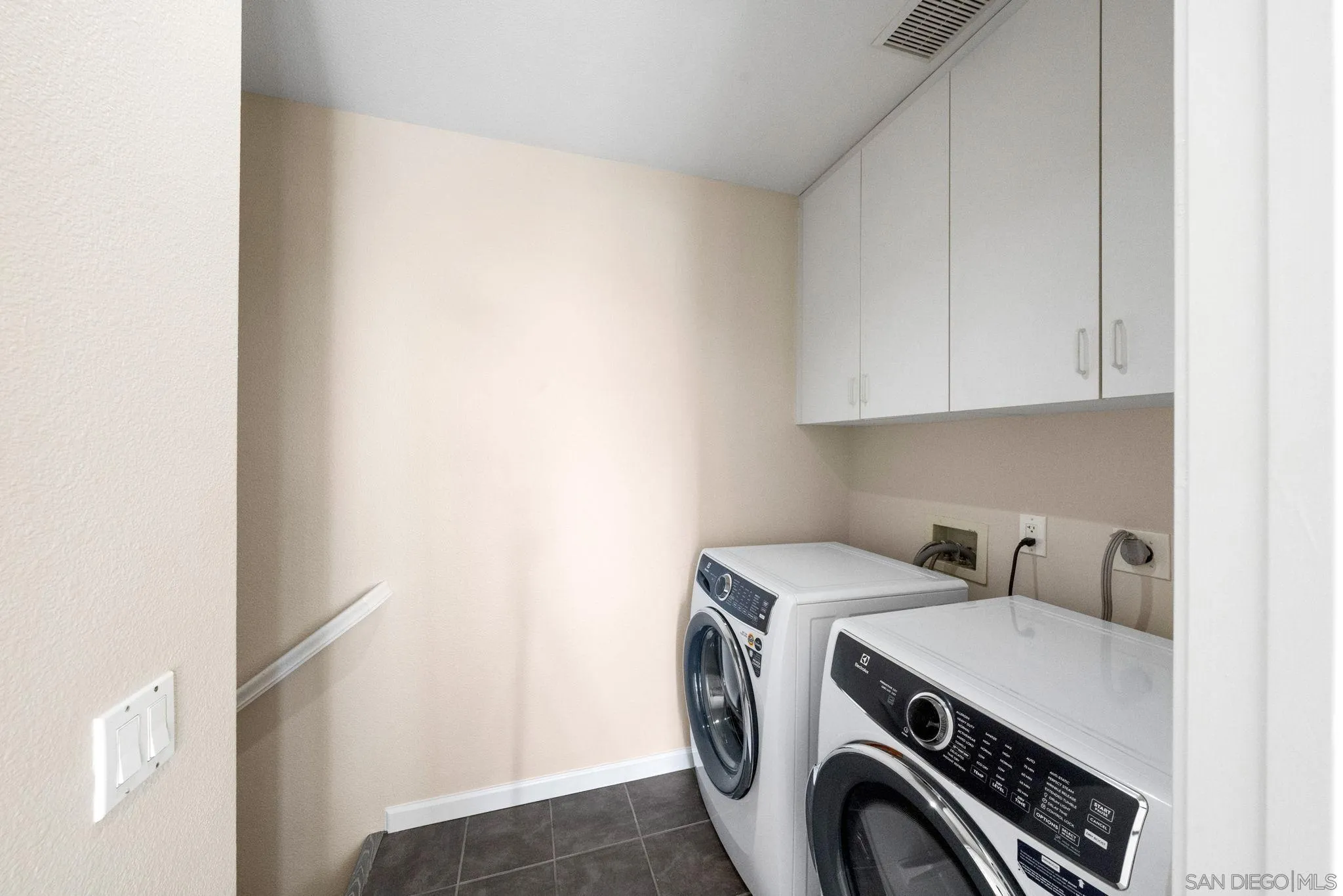 https://cdn.realtyfeed.com/cdn/127/250021897/550cb83552d8eb3d2713c70f92458f94.webp