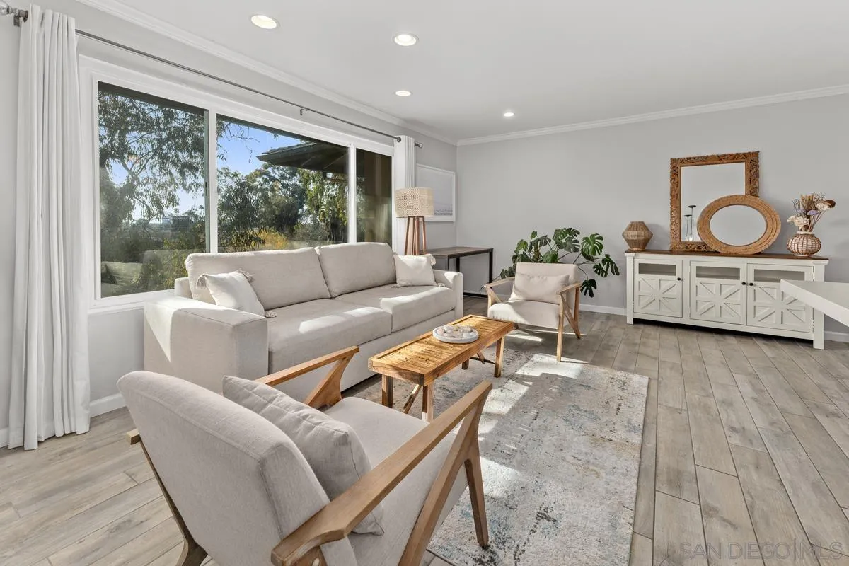 Photo #2: 250021904 Listing 