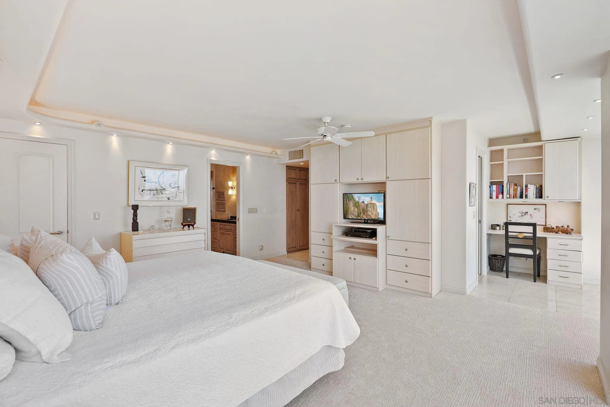 Photo #35: 250021930 Listing: Photo #35