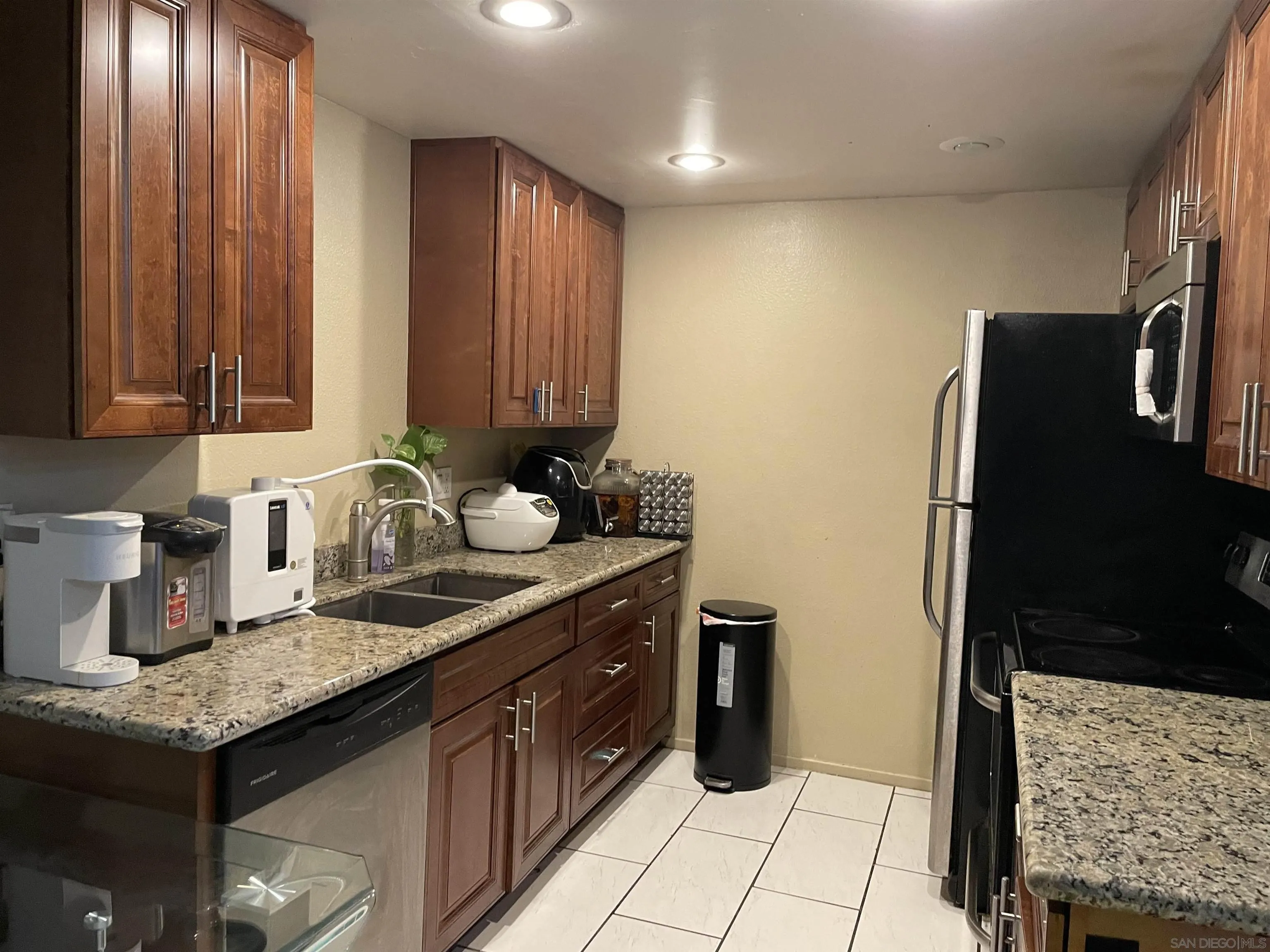 Photo #4: 250021944 Listing 