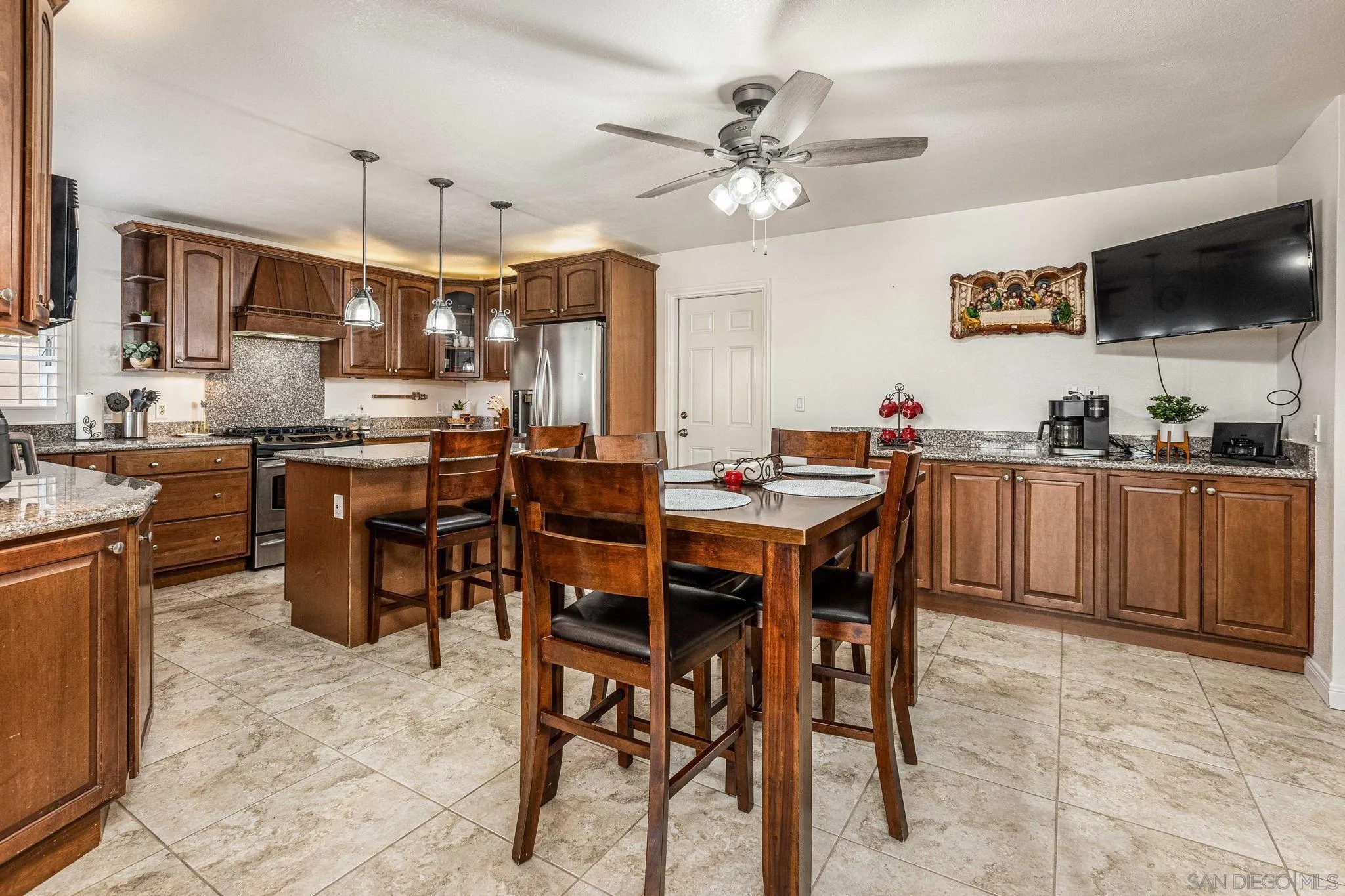 https://cdn.realtyfeed.com/cdn/127/250021967/6e037396607c6f1594b809e66a1526b5.webp