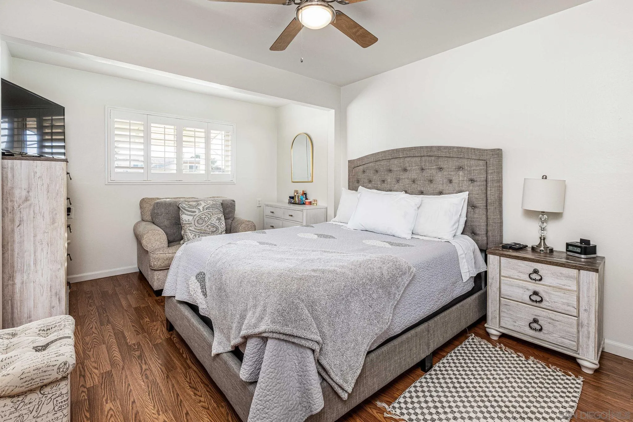 https://cdn.realtyfeed.com/cdn/127/250021967/c333349e9d6a87d2d4fb57b4c5443c0e.webp