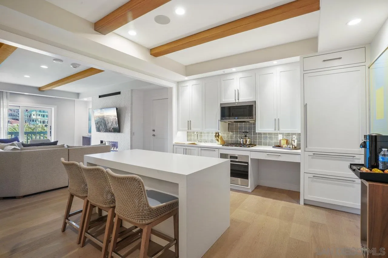 Photo #6: 250022008 Listing 
