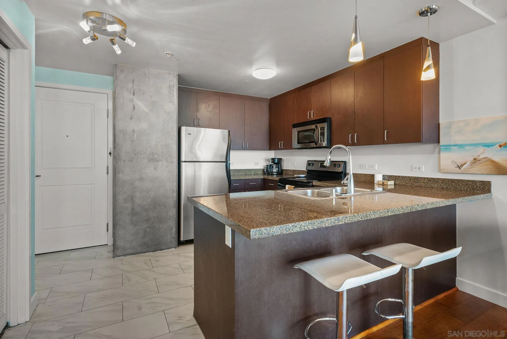 Photo #4: 250022018 Listing 
