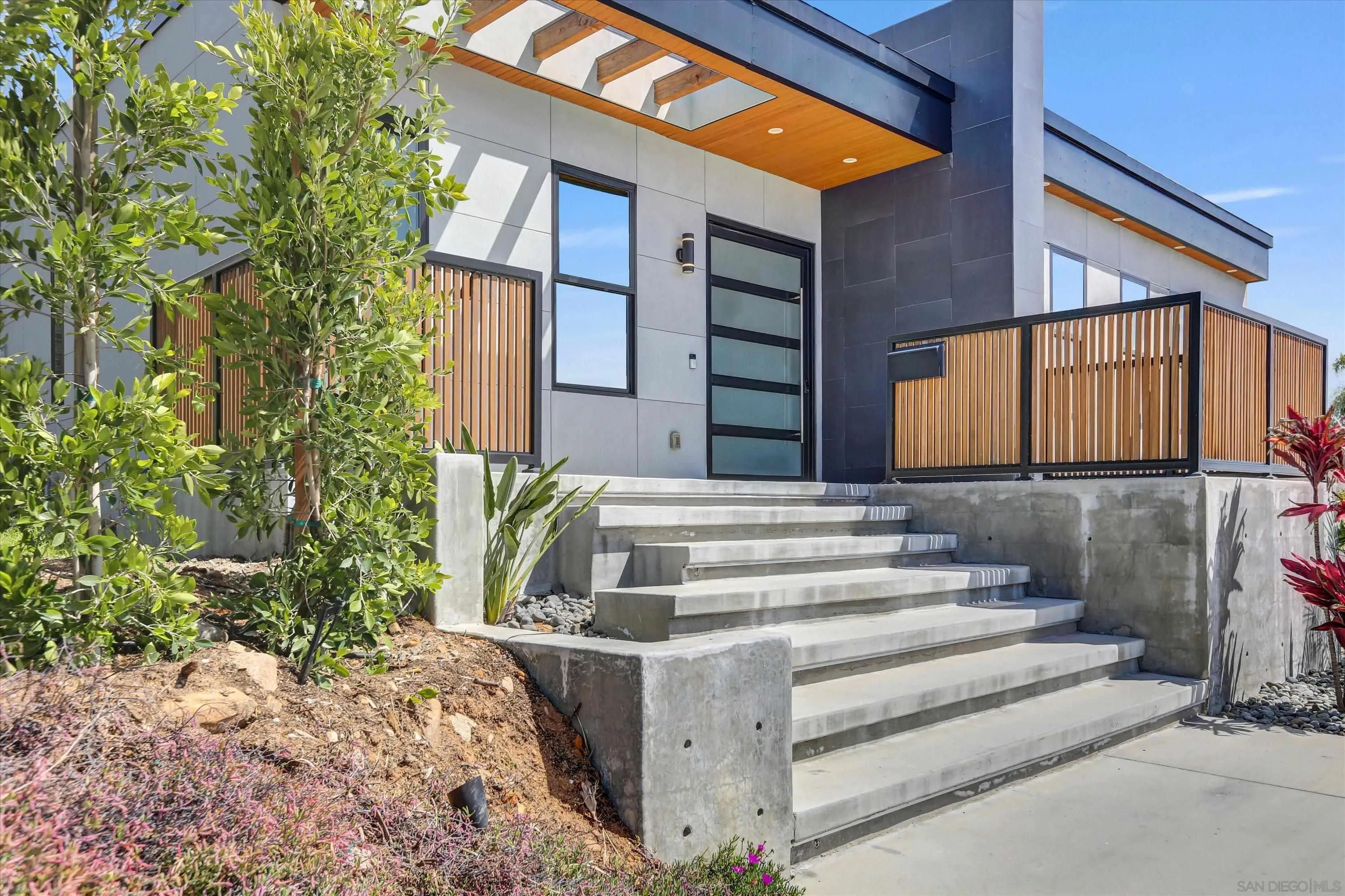 https://cdn.realtyfeed.com/cdn/127/250022021/01ae84bc4acea1e6634dd01c3cd9e144.webp