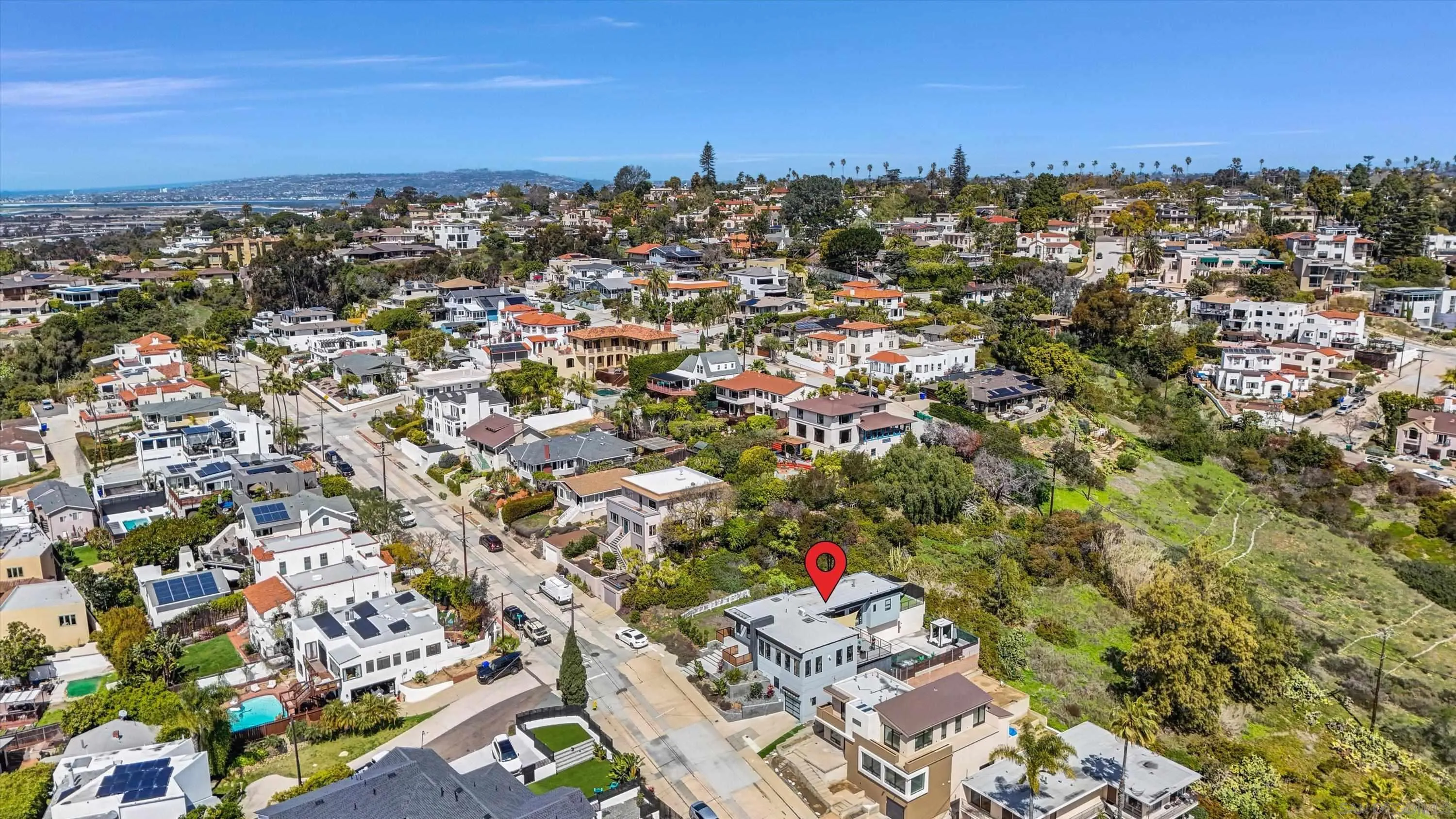 https://cdn.realtyfeed.com/cdn/127/250022021/2378e0aaab404a20bdd7a9e0a02893d5.webp