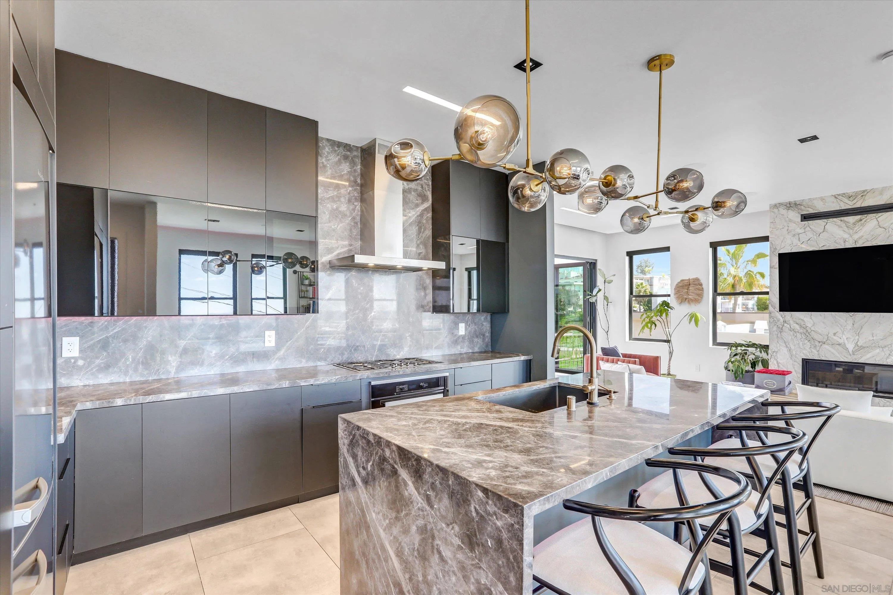 https://cdn.realtyfeed.com/cdn/127/250022021/4271a6d32f1801fb1ba2cc5b61464aac.webp
