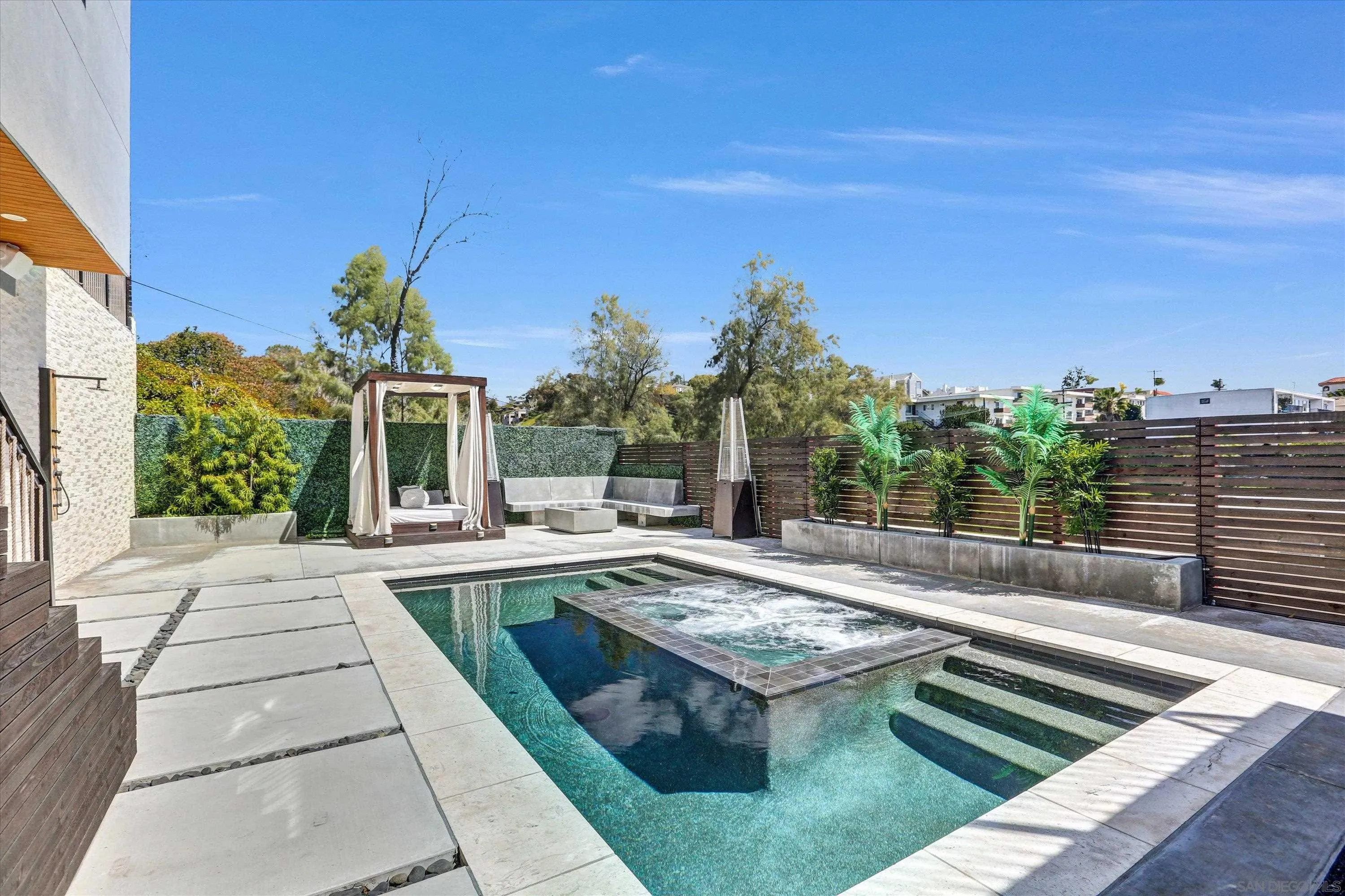 https://cdn.realtyfeed.com/cdn/127/250022021/518d95eabd4069084e95863791843e3a.webp