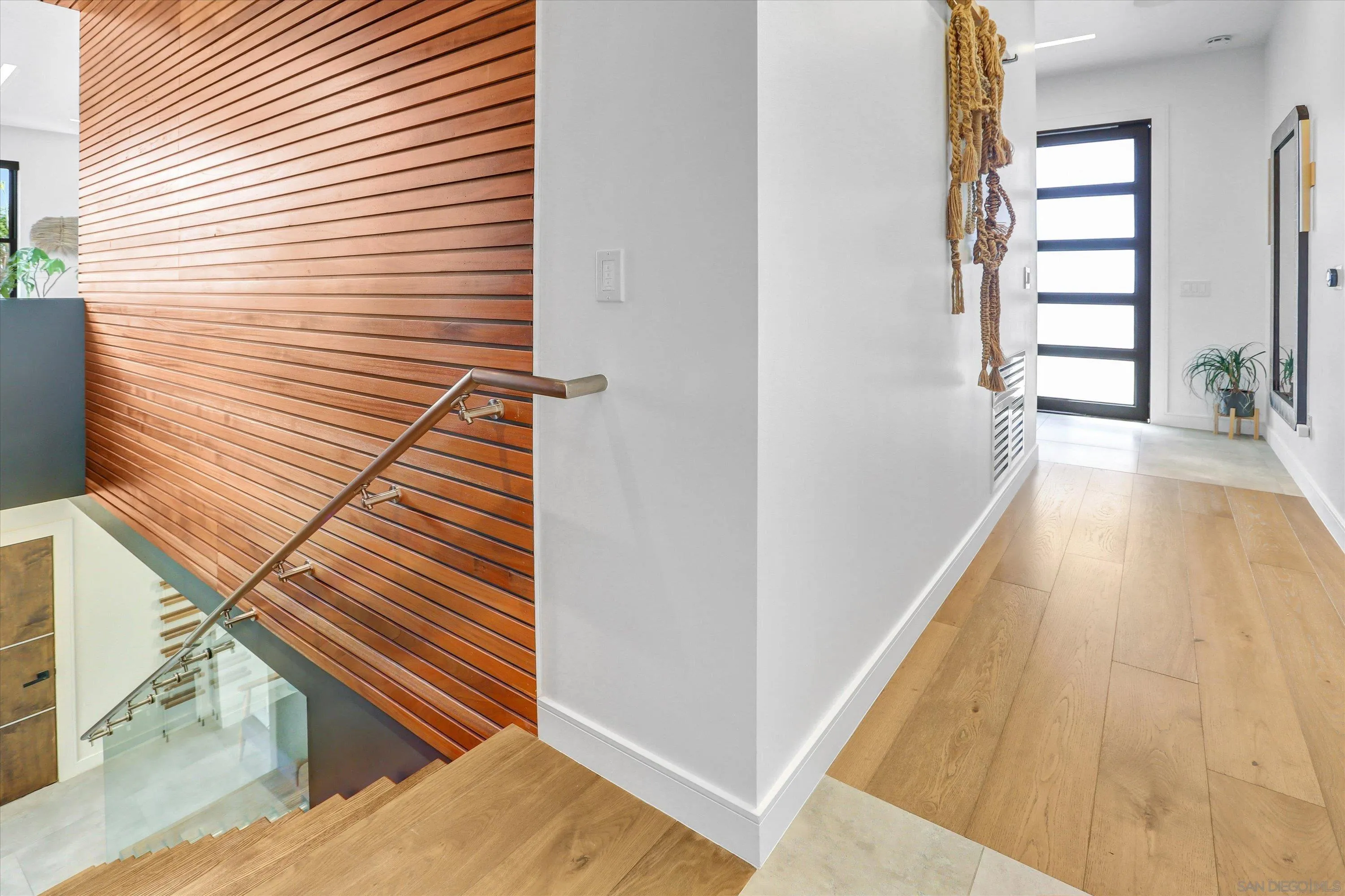 https://cdn.realtyfeed.com/cdn/127/250022021/8acf123aa7f7a24533d489d0d415a8da.webp
