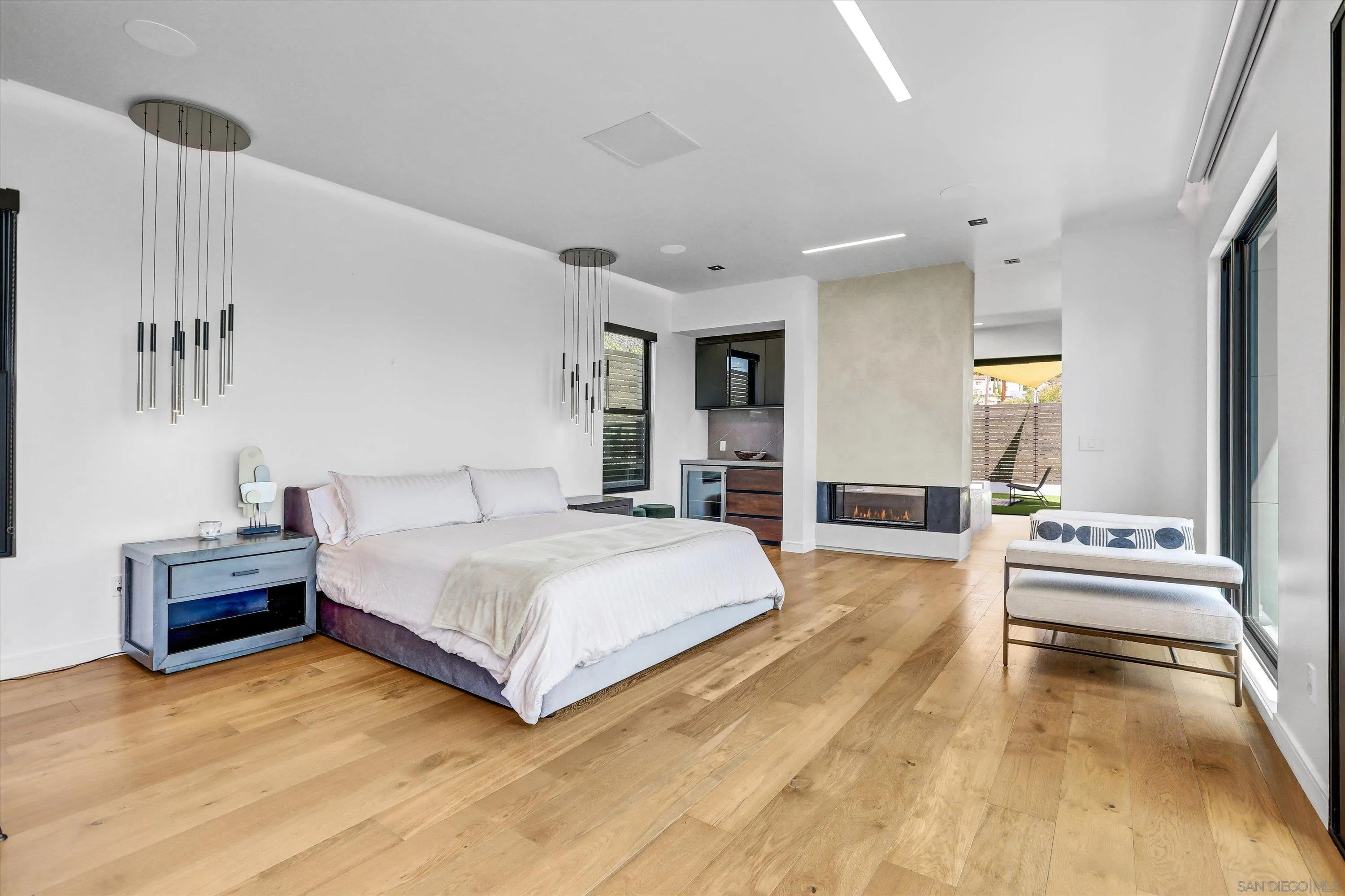 https://cdn.realtyfeed.com/cdn/127/250022021/c0dad6eb533a98c6cf52907a616a9845.webp