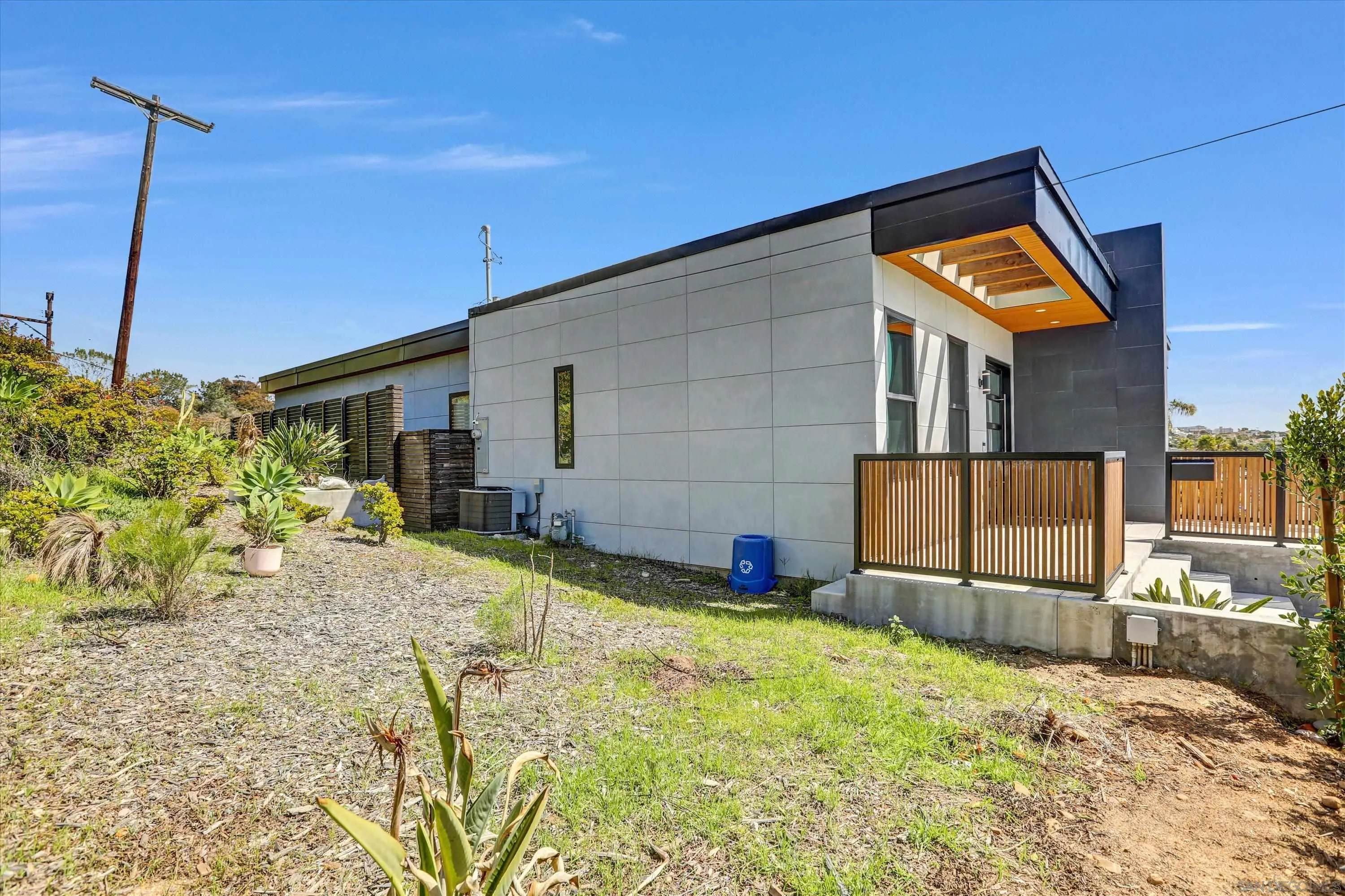 https://cdn.realtyfeed.com/cdn/127/250022021/e89e5167cba7c20480af785a9d1c05e6.webp