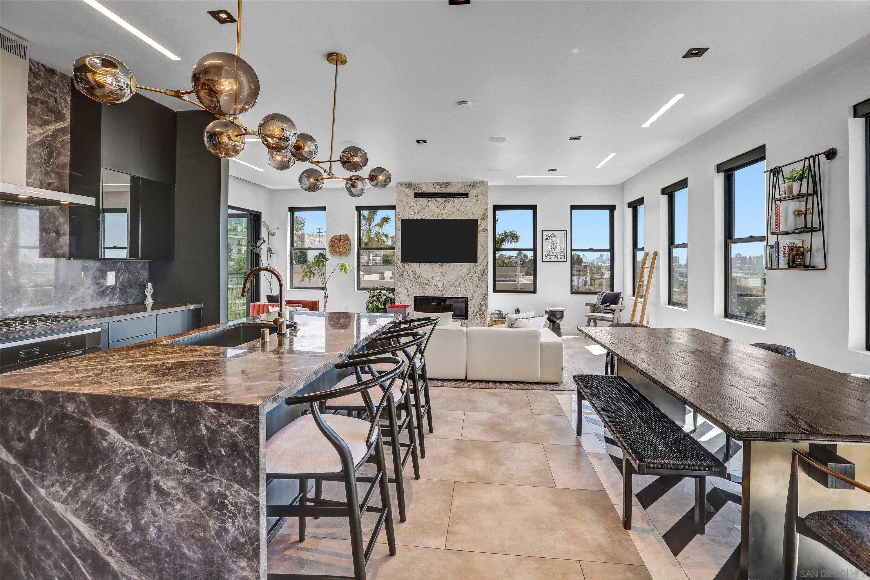 https://cdn.realtyfeed.com/cdn/127/250022021/eecaf485a8f1dd4aeaecd3ae37d7d21a.webp