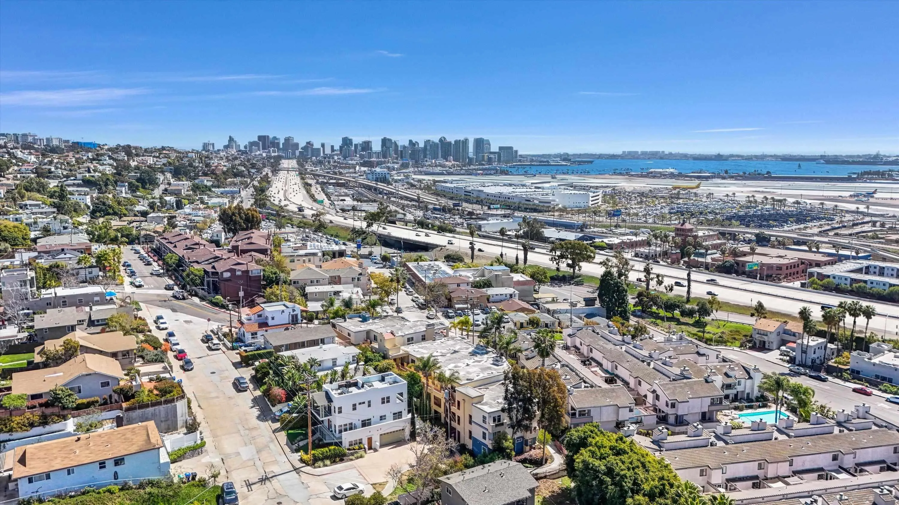 https://cdn.realtyfeed.com/cdn/127/250022021/f012e128a00892f2f902e59916f17ad9.webp