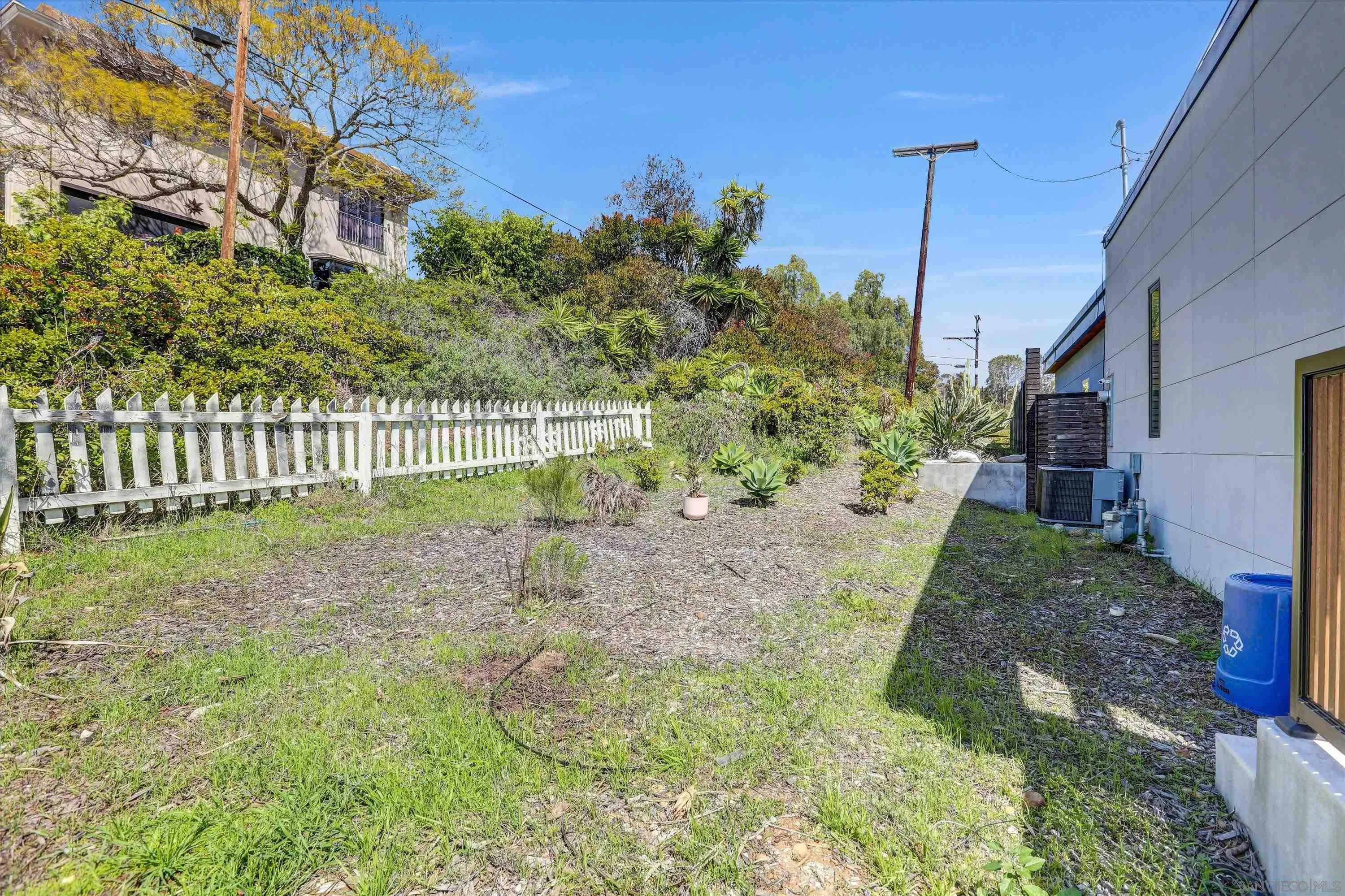 https://cdn.realtyfeed.com/cdn/127/250022021/f0eb1240a17d7d9f3b915f04498a5083.webp