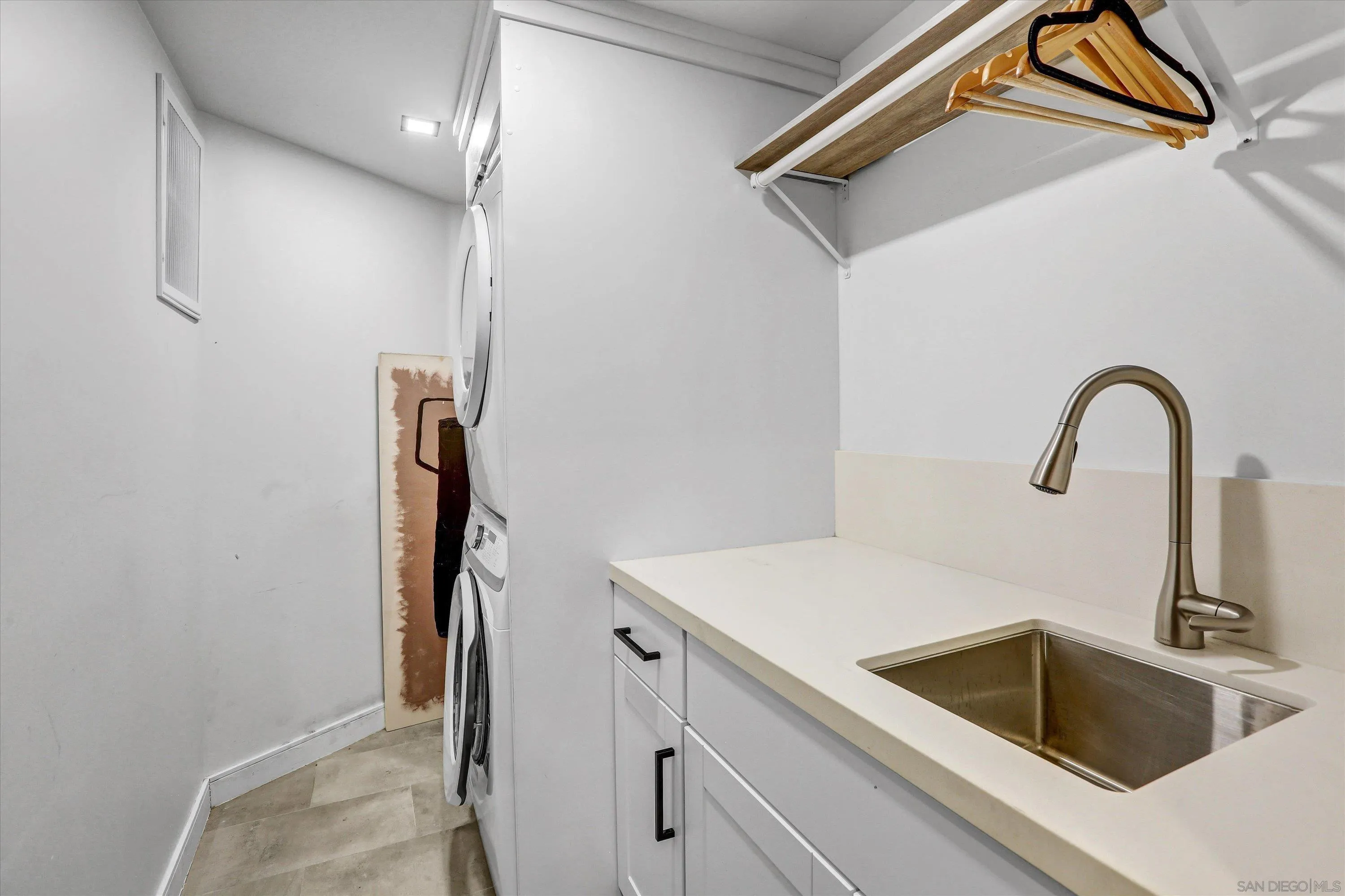 https://cdn.realtyfeed.com/cdn/127/250022021/f227feff403cdab63c3151db75c4a01b.webp