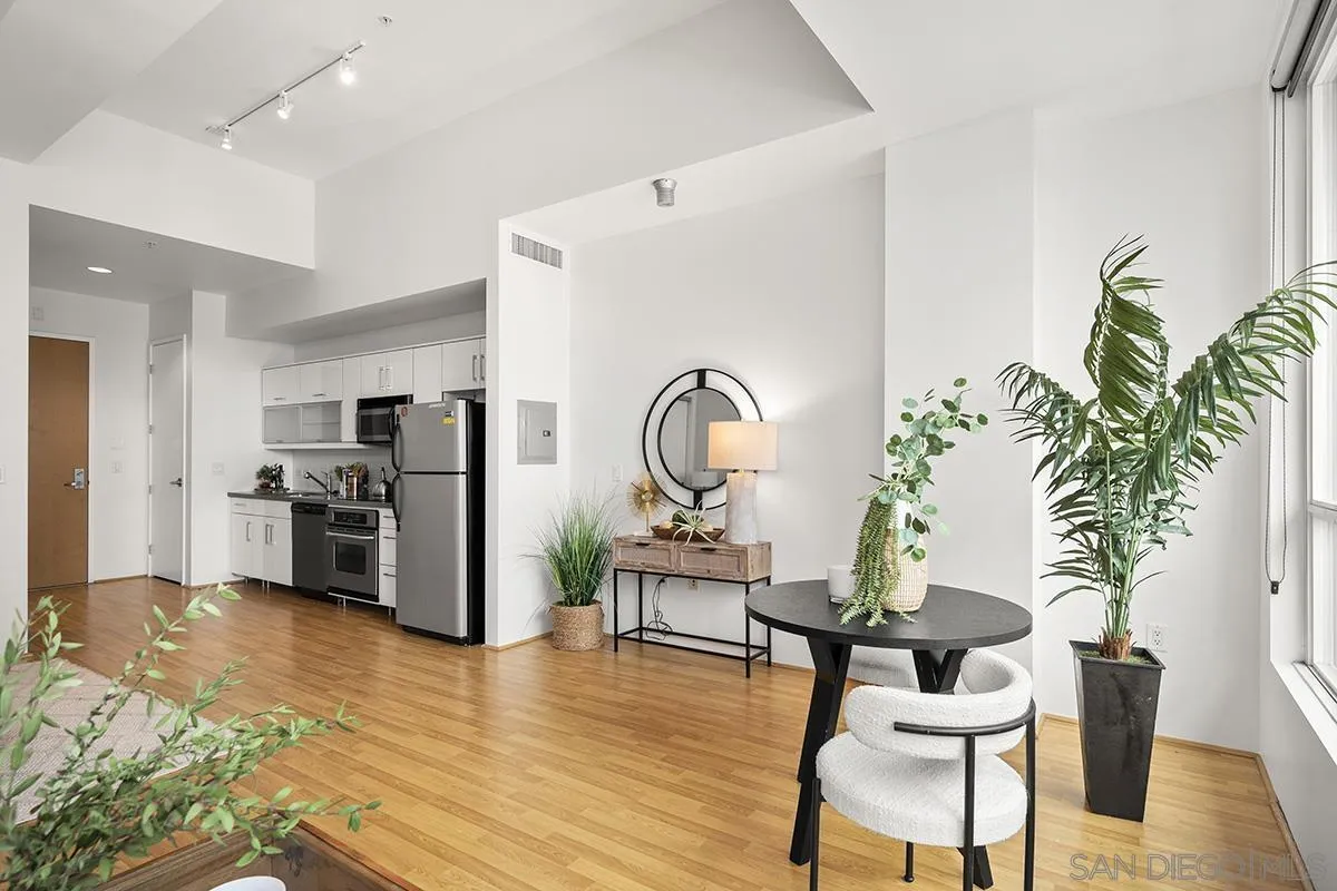 https://cdn.realtyfeed.com/cdn/127/250022082/a15895f9586fa5c410344f47df0f5668.webp