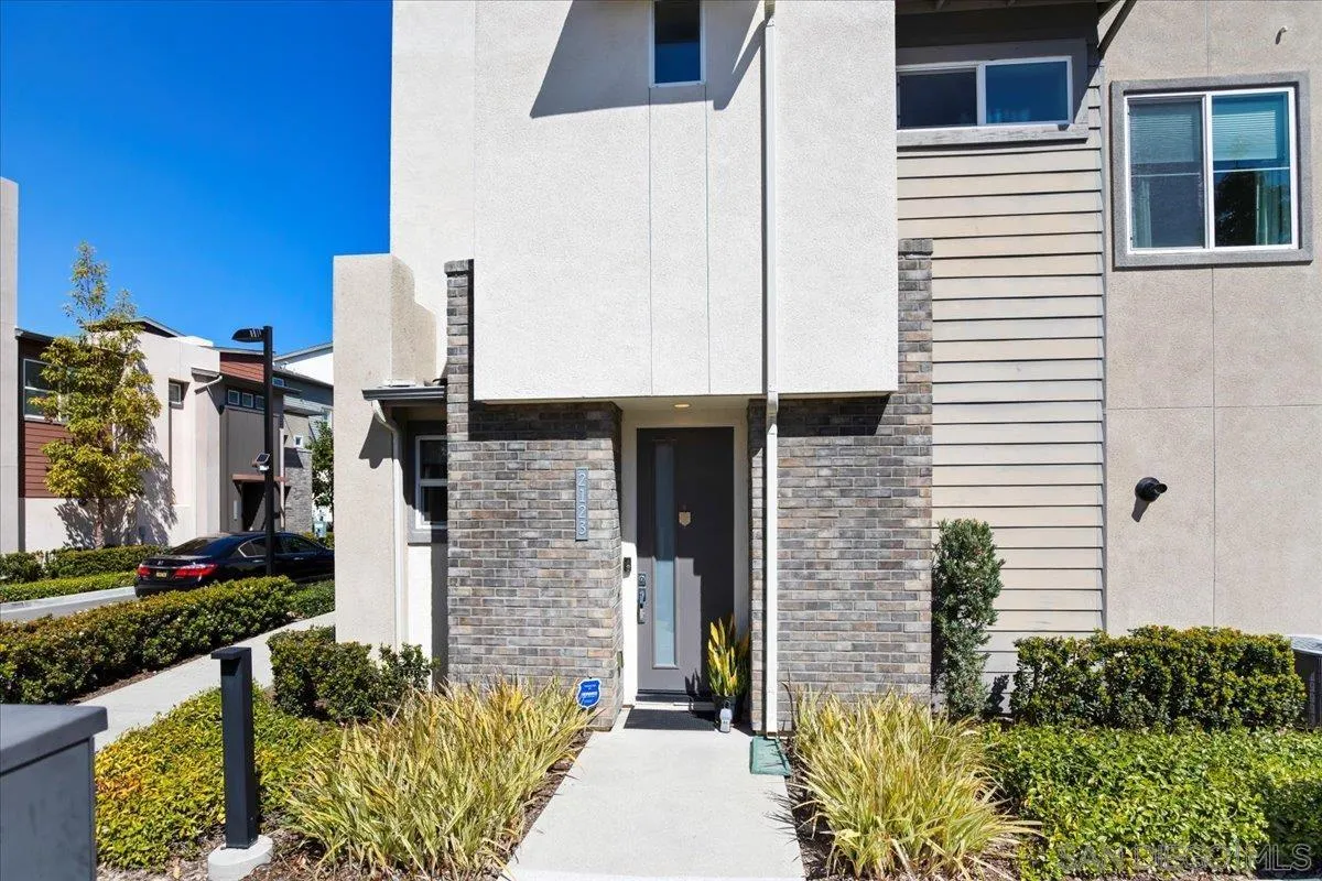 https://cdn.realtyfeed.com/cdn/127/250022096/9d681a8f9126a7baa2e9447e2fb8cbb9.webp