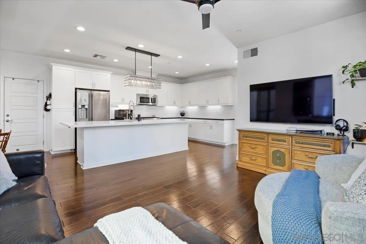 https://cdn.realtyfeed.com/cdn/127/250022096/a5a27e071ca1cc77a6e5d1856e36f8aa.webp