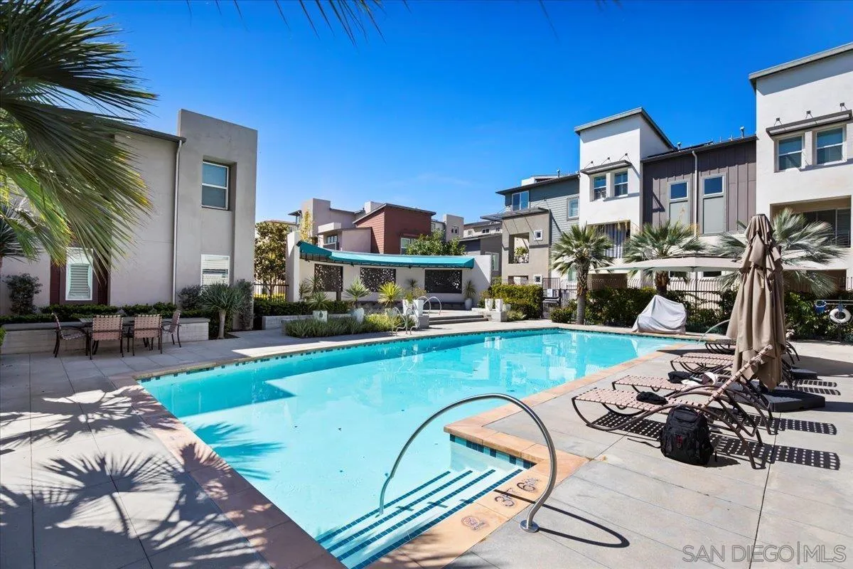 https://cdn.realtyfeed.com/cdn/127/250022096/aaf1f5279f4c624c9f3304adb2244966.webp