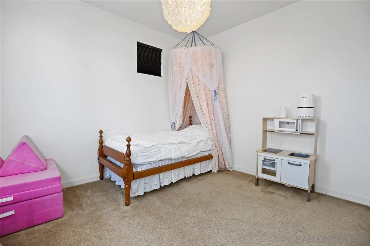 https://cdn.realtyfeed.com/cdn/127/250022096/b0b86c3c20401166a012883a42a7f954.webp