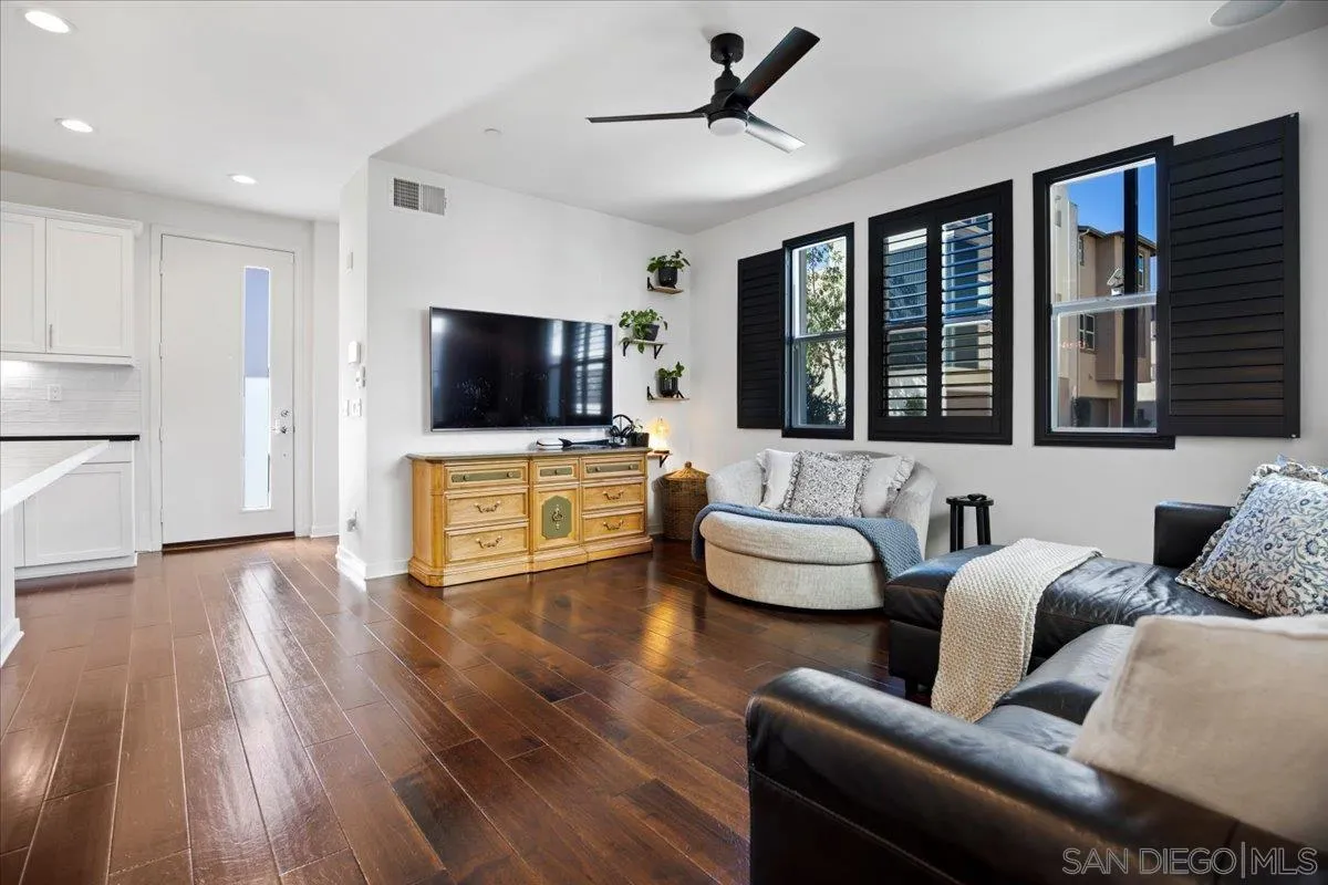 https://cdn.realtyfeed.com/cdn/127/250022096/d21c6e50cc17f7578b51767a0d48db3c.webp