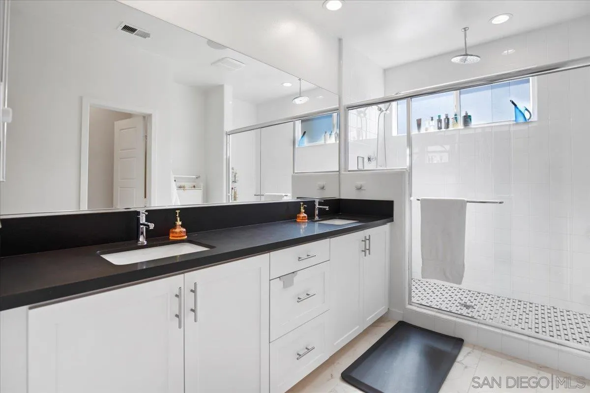 https://cdn.realtyfeed.com/cdn/127/250022096/f15d18e4d872d490a2f553350db2ceee.webp