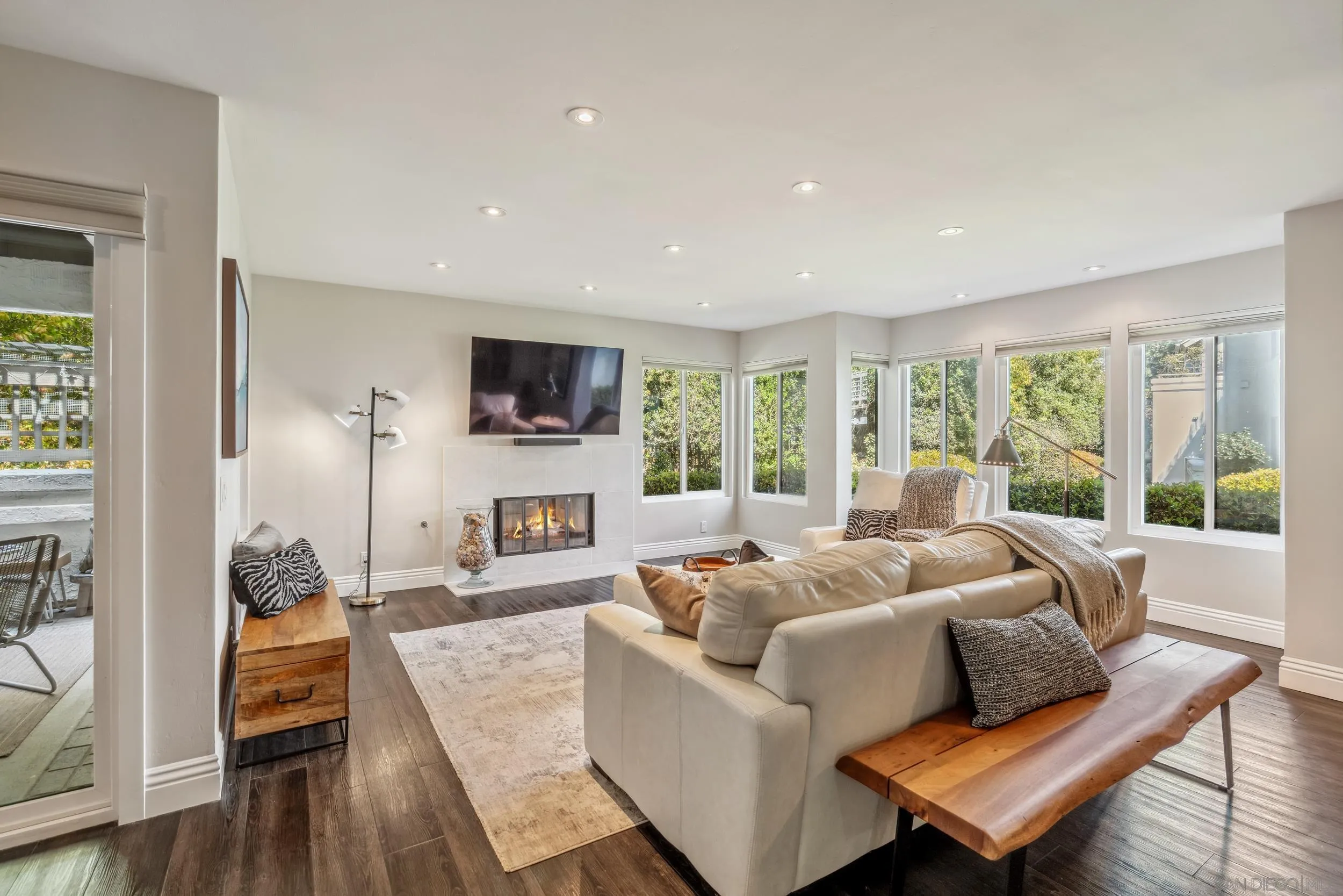 Photo #5: 250022101 Listing 