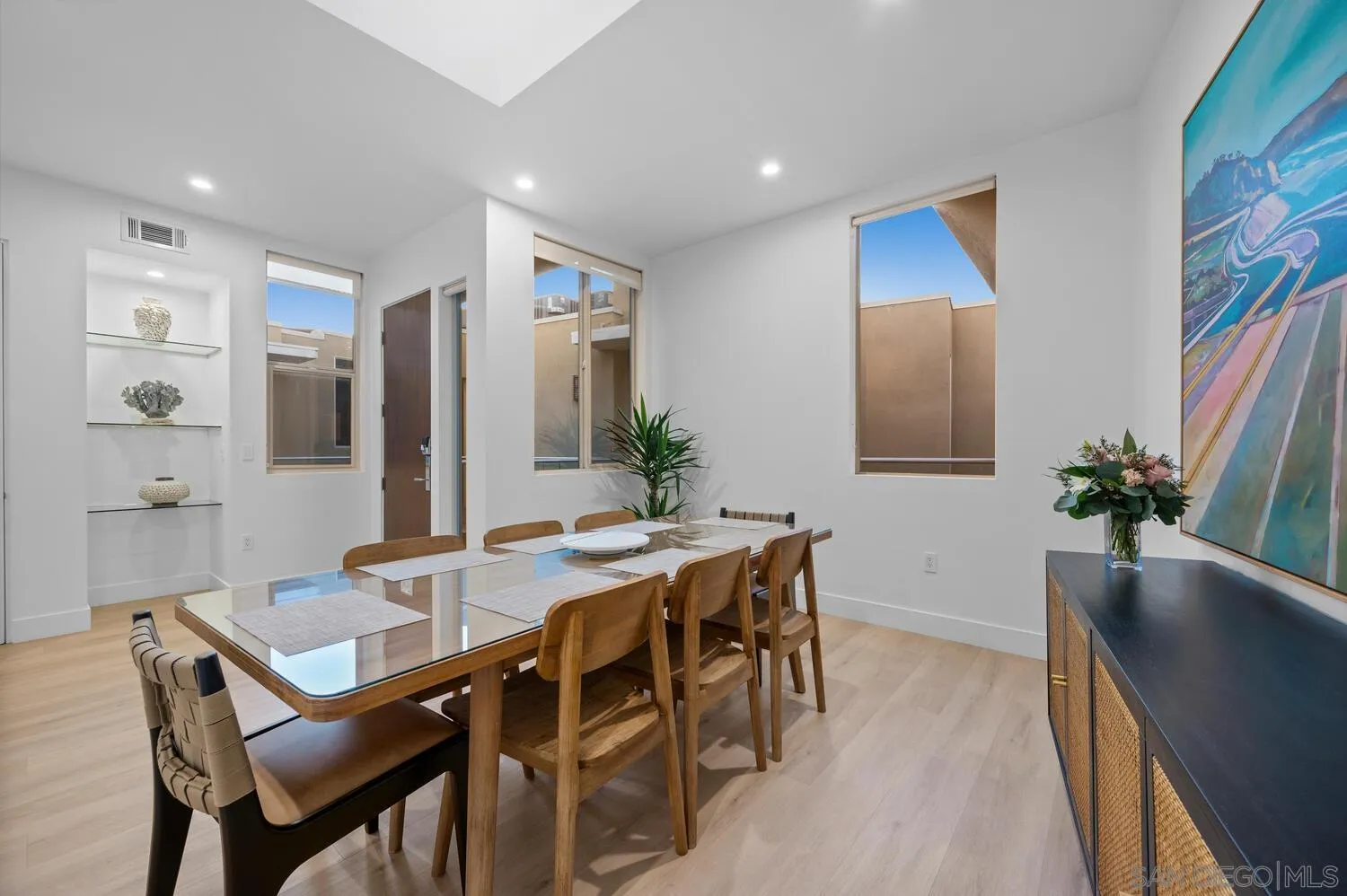 Photo #5: 250022114 Listing 