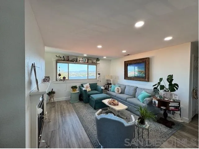 Photo #5: 250022118 Listing 