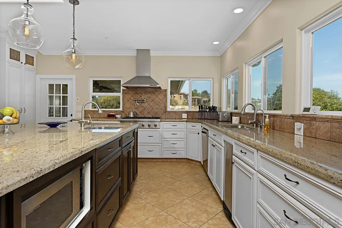 https://cdn.realtyfeed.com/cdn/127/250022127/38c6516c90677579cf7d310329a93363.webp