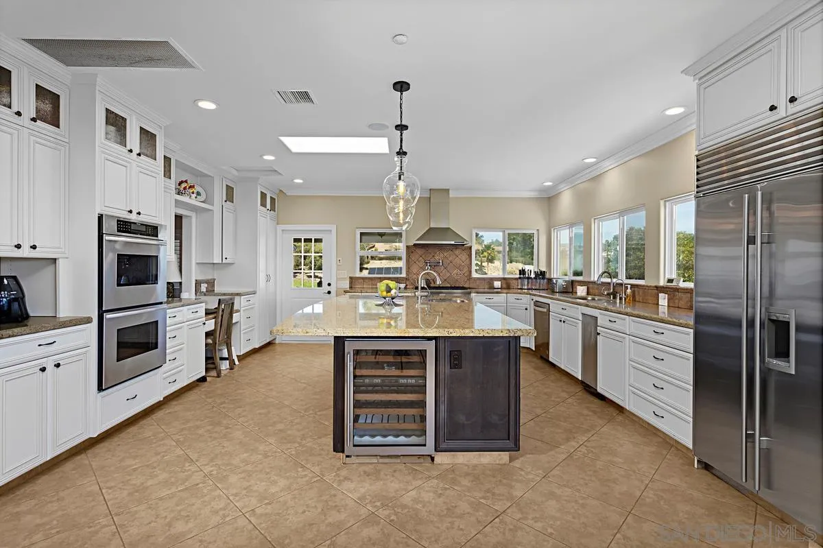 https://cdn.realtyfeed.com/cdn/127/250022127/a968070a821f8bbf433d78cbb10647c0.webp