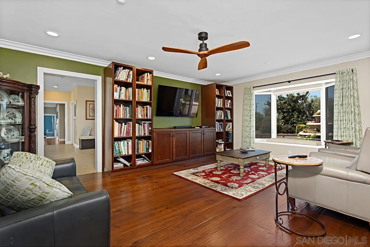https://cdn.realtyfeed.com/cdn/127/250022127/ffce1de31f3c29a543bd9063deeca9b4.webp