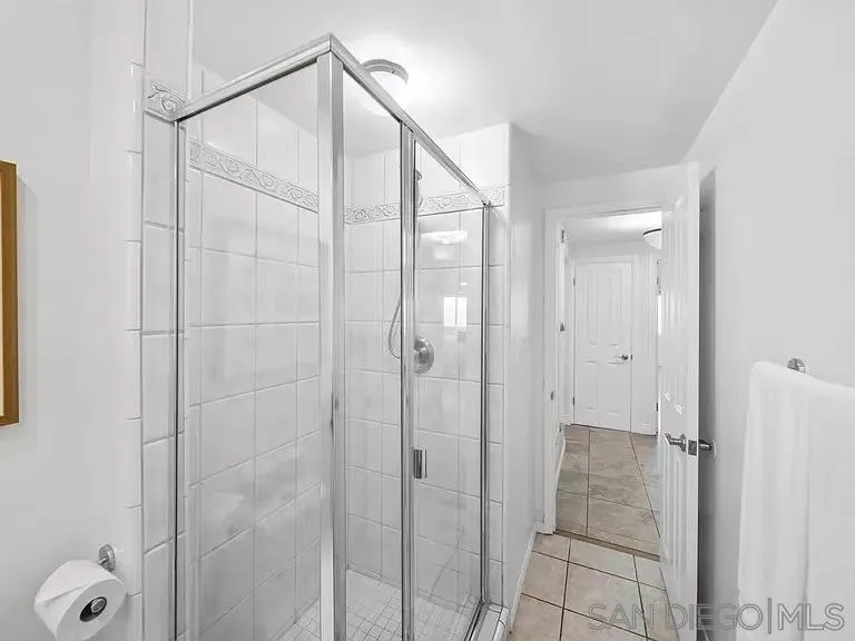 Photo #30: 250022139 Listing: Photo #30
