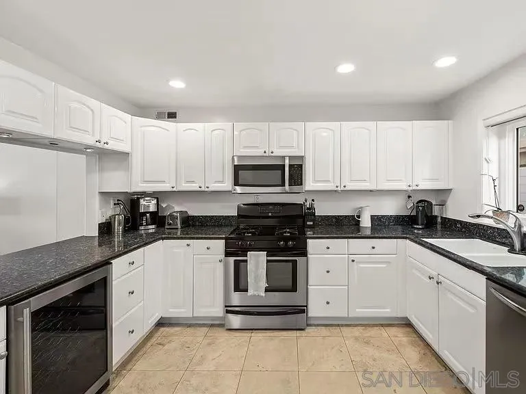 Photo #14: 250022139 Listing: Photo #14