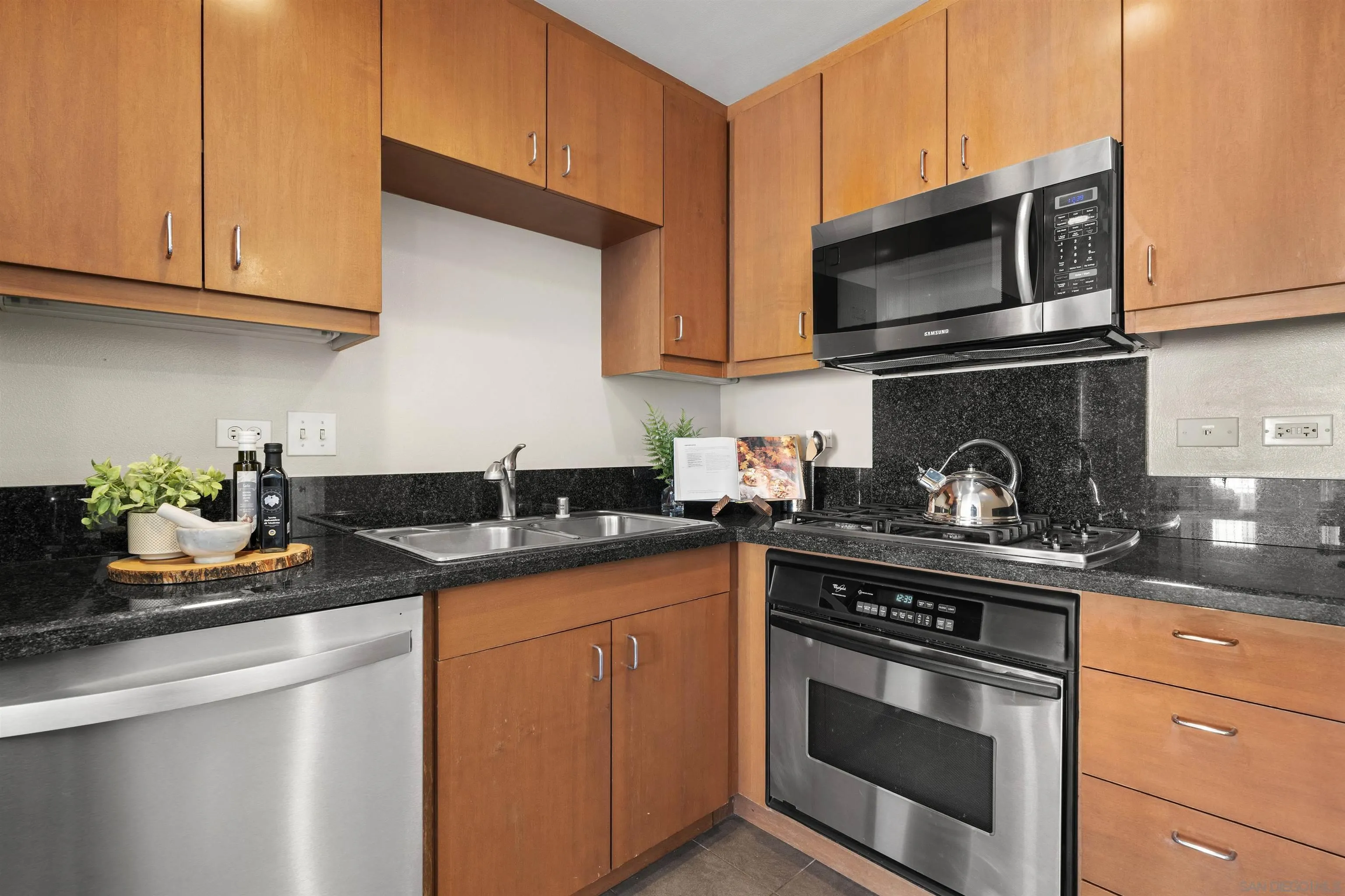 Photo #4: 250022162 Listing 